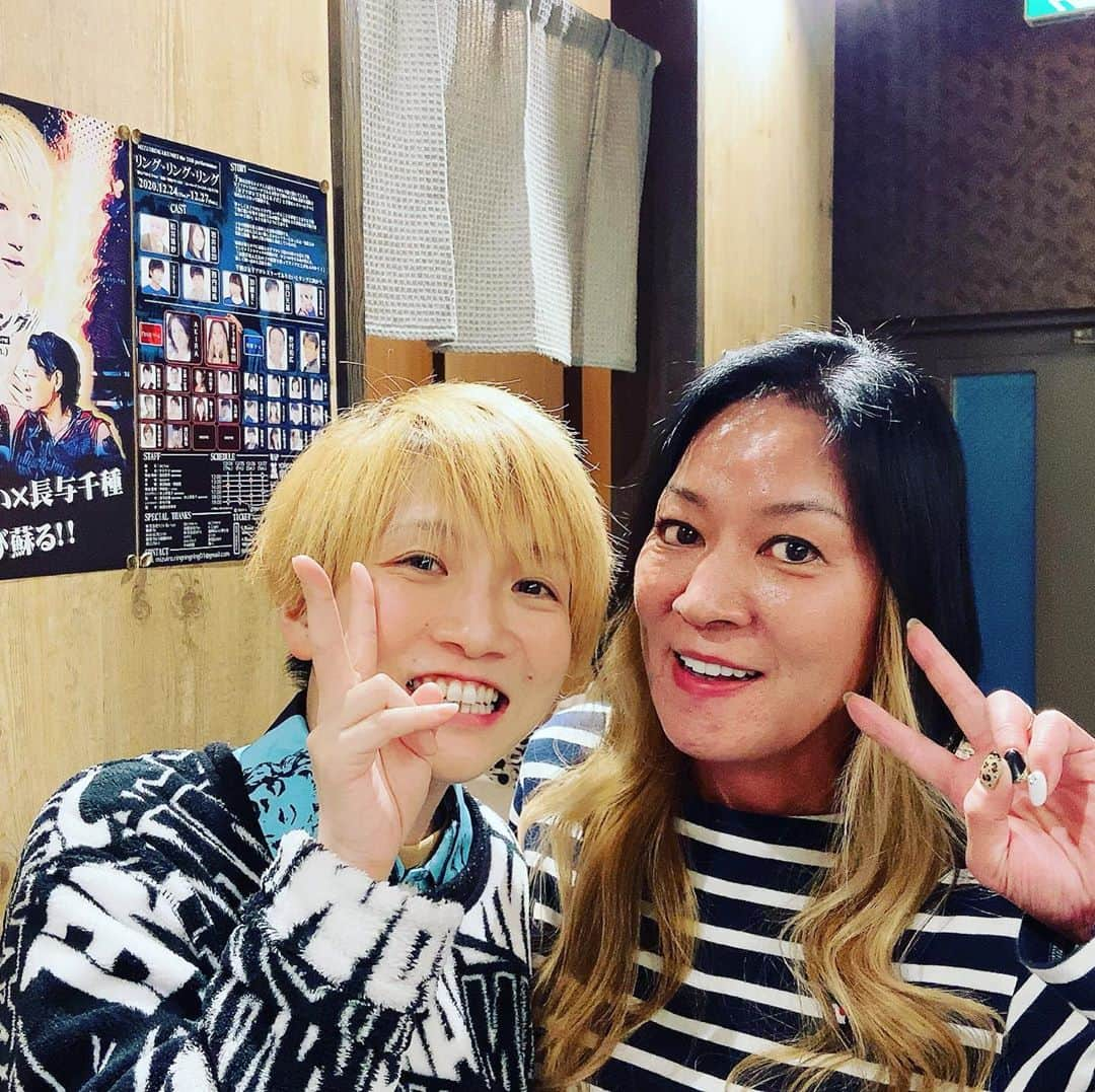 ジャガー横田さんのインスタグラム写真 - (ジャガー横田Instagram)「こんにちは😃 ジャガー横田です。 今日11月11日(水)17時からの鳥越アズーリFMのゲストは私が吉本女子プロレス時代の教え子で現在、劇団水色革命の代表であります「MARU」がゲスト出演してくれます💕 私も何度か水色革命の舞台に出演させて貰ってます👍 MARUの奥深い魅力を番組で伝えられたらと思います❣️ 彼女…いくつに見えます？ 中性的な魅力を兼ね備えた少年のような少女のような可愛さが残ったMARU…だからこそ演劇を作って行けるのかな💓  鳥越アズーリFM ジャガー❗️がんばります‼️は17時からです。 是非、見て下さい😊  https://azzurri-fm.com/」11月11日 14時47分 - jaguar_yokota