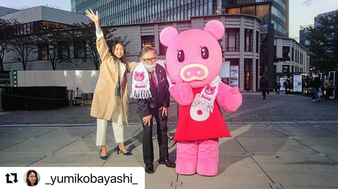 TBSアナウンサー公式さんのインスタグラム写真 - (TBSアナウンサー公式Instagram)「#Repost @_yumikobayashi_ with @make_repost ・・・ . 先日ブーナちゃんに手作りマフラーが 届きました♡♡ お顔もすごく綺麗に縫われていて.... 可愛らしいマフラー！ ブーナちゃんも喜んでいましたよ😍  @nst_tbs  #ブーナ #森田さん #小林由未子 #ｎスタお天気」11月11日 14時54分 - tbs_annogram