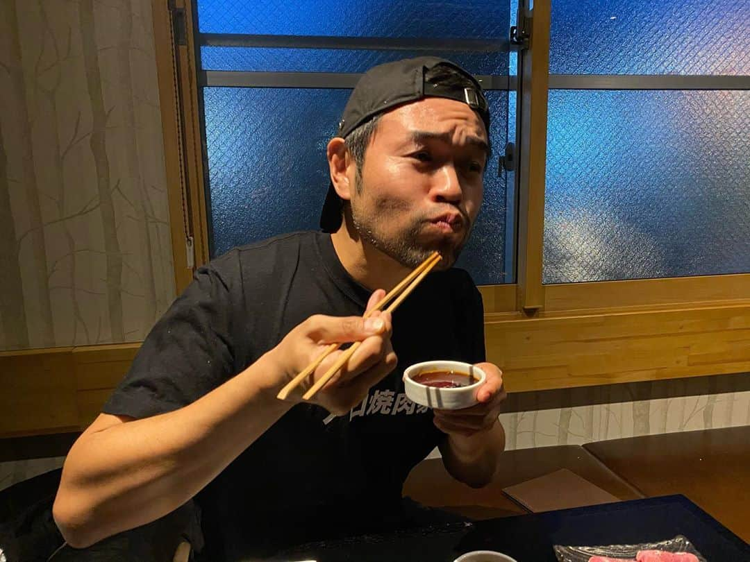 ニッチロー'さんのインスタグラム写真 - (ニッチロー'Instagram)「11月28.29日  一泊二日の飯田焼肉ツアー  夜は4軒の焼肉店を回ってそのお店のイチ推しメニューを堪能出来ます  焼肉だけではなく  天竜舟下りしたり  日本一の星空を見たり  温泉入ったり  焼肉食べていない間も楽しみがあります  Go toトラベルキャンペーンの今だからこそのお得なツアー  コロナ対策もしっかりして行いますので安心して日本一の焼肉の街　飯田市を堪能して下さい  お問い合わせはHISさんへ↓ https://bus-tour.his-j.com/tyo/  #飯田焼肉ツアー #飯田焼肉 #焼肉 #日本一の焼肉の街 #飯田市 #飯田焼肉大使 #プロ焼肉選手 #ニッチロー' #ニックロー #HIS #gotoトラベルキャンペーン  #gotoトラベル  #yakiniku」11月11日 15時17分 - nicchiro5.1