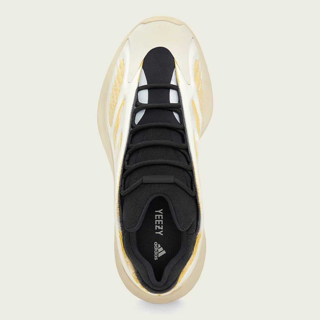 HYPEBEASTさんのインスタグラム写真 - (HYPEBEASTInstagram)「@hypebeastkicks: @kanyewest and @adidas have unveiled official images for the YEEZY 700 V3 “Safflower.” Originally dubbed “Srphym,” the sneaker sports its usual monofilament engineered mesh upper in a subtle shade of yellow with light gray stripes, while a white TPU cage is placed on top to give the shoe structure. Rounding up the look is a semi-translucent gray grid-mesh mid-panel section, a black neoprene bootie that doubles up as the tongue and 3M patches on the toe. It’s set to release via the adidas app and at select retailers come November 14.⁠⠀ Photo: adidas」11月11日 15時26分 - hypebeast