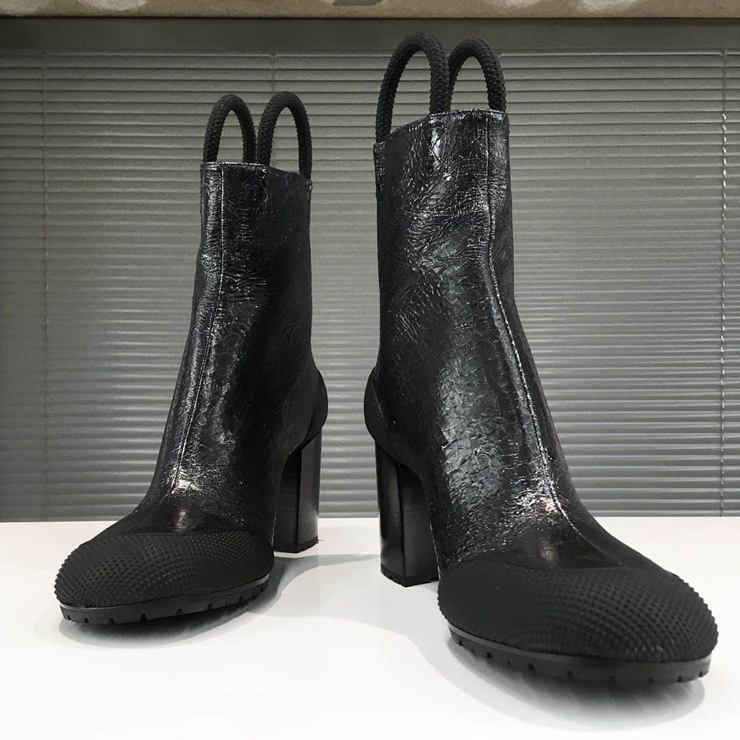 エリミネイターさんのインスタグラム写真 - (エリミネイターInstagram)「RANDOM IDENTITIES WORKER BOOTS has arrived at ELIMINATOR store and online. . #randomidentities #stefanopilati #art #fashion #eliminator #tokyo #daikanyama #berlin #culture #military #mensselectshop #mensfashion #pittiuomo #workerboots」11月11日 15時32分 - eliminator_tokyo