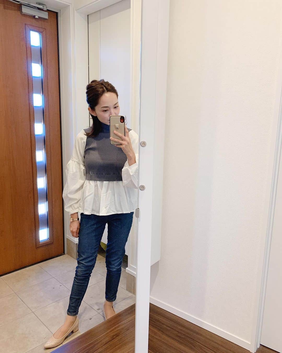 のインスタグラム：「沼津での仕事終わりに 気になっていた @sealovesme_shop へ。 予想通り可愛い洋服ばかり💓 . 富士市役所周辺がどこか懐かしい感じ✨ そして、富士市から見る富士山が綺麗すぎた🥺⛰ . . . #ママコーデ  #ママコーデプチプラ  #素敵なお店」