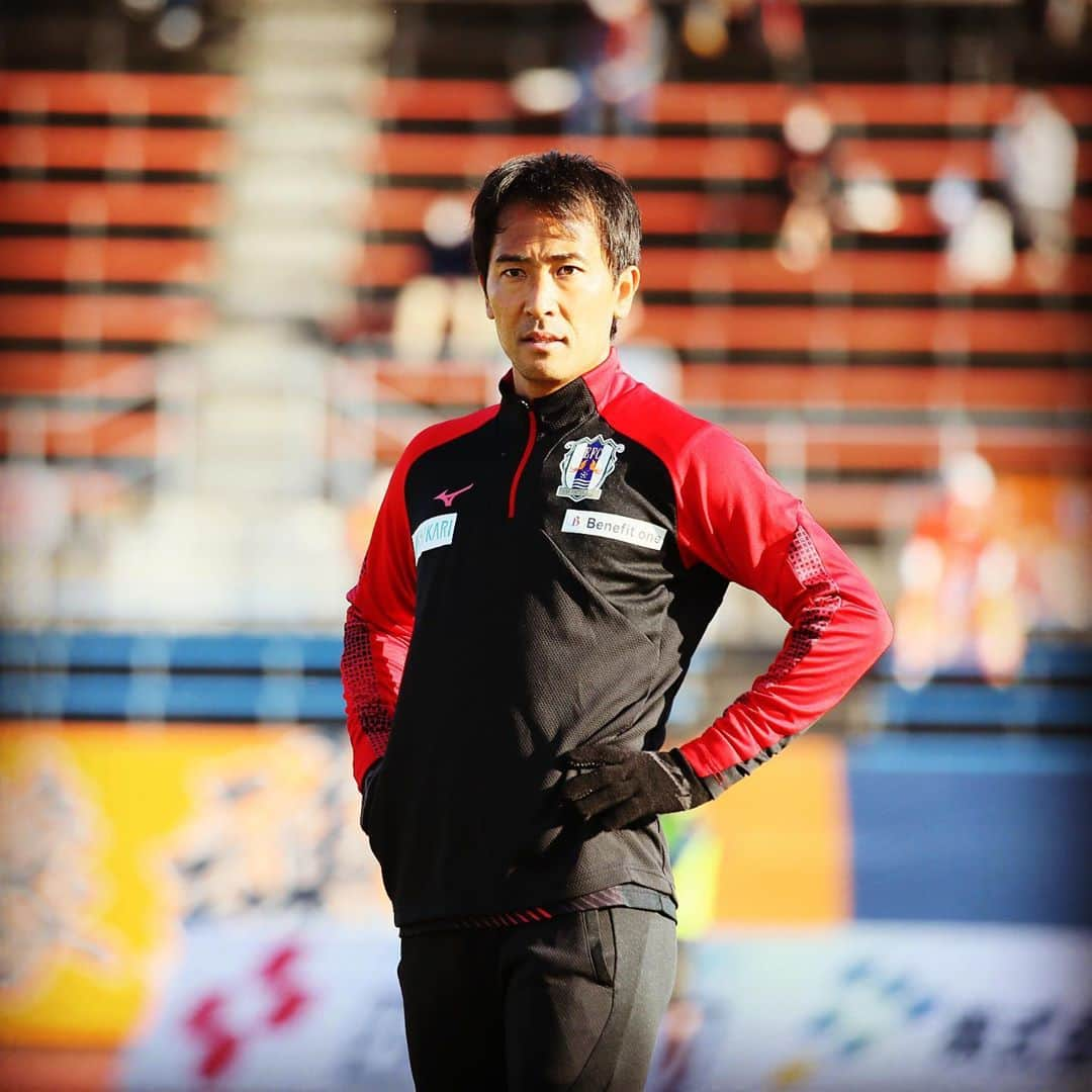 愛媛FCさんのインスタグラム写真 - (愛媛FCInstagram)「🍊 MATCH DAY🍊  🗓11月11日（水） ⏳19時00分kickoff⚽️ 🆚#ギラヴァンツ北九州 🏟#ミクニワールドスタジアム北九州   アウェイ4連戦締めくくり‼️🔥  〜愛媛がゴールを決めたらなら、 　　　　　　俺らは歌い踊るだろう〜  #踊れ愛媛 #踊れ松山 #DAZN  #Jリーグ #ehimefc  #伊豫魂 #ココロハトモニ12 #愛媛一丸 #サッカー #soccer」11月11日 15時46分 - ehimefc12