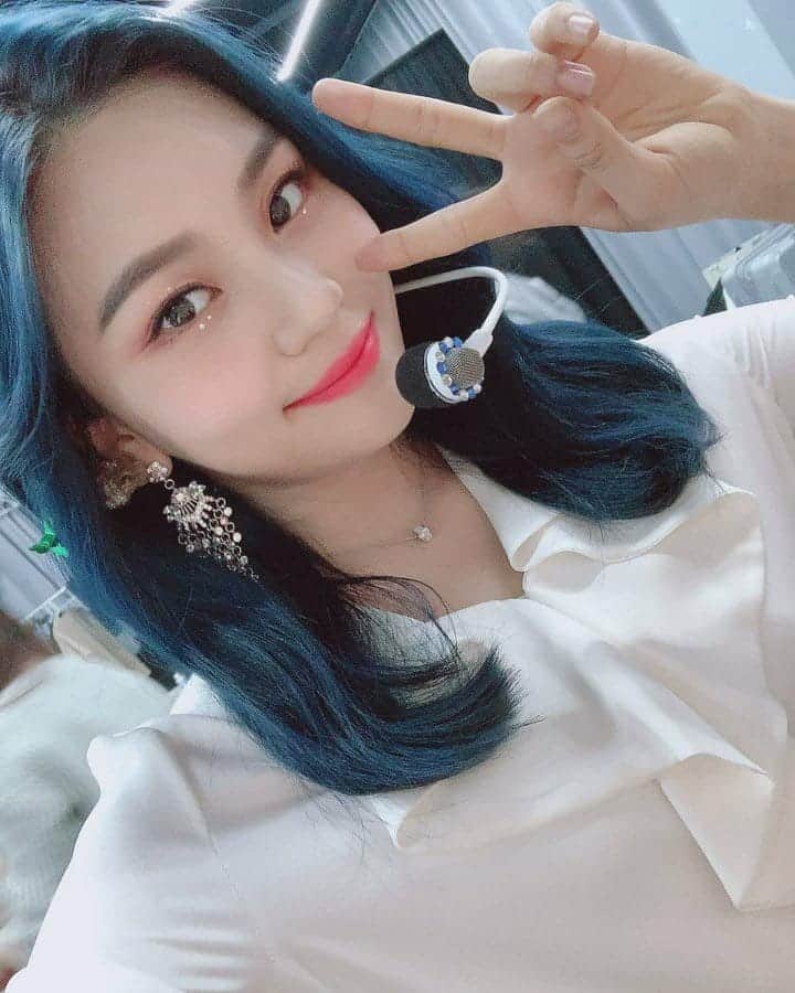 オムジのインスタグラム：「201111 GFRIEND JPN #여자친구 #엄지 #GFRIEND #UMJI」