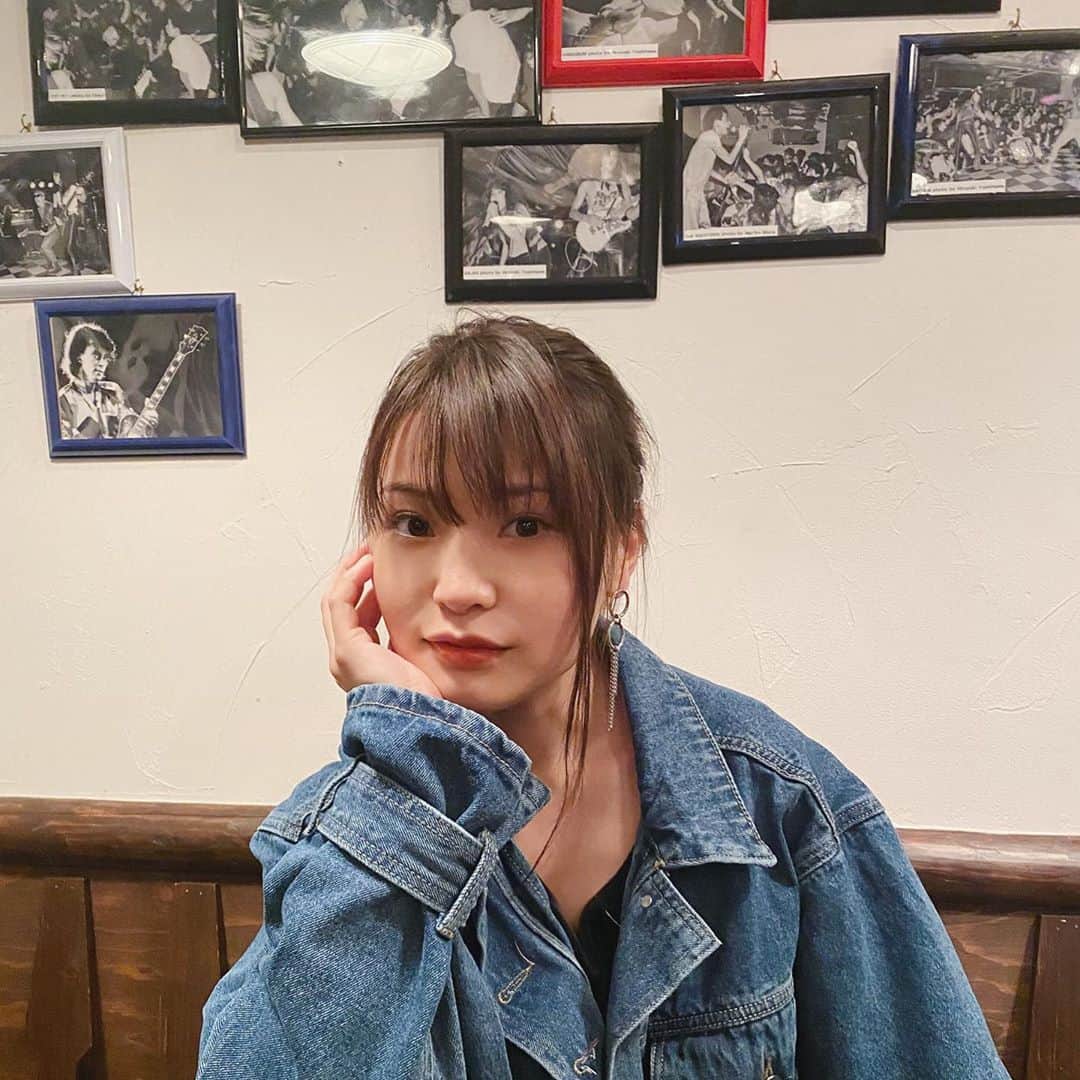 三橋栄香のインスタグラム：「🤎🤎  髪の毛いい色！少しアッシュ系👏🏻 @principe_harajuku にて！ 担当は @yokotakuxx 〜！！ つやさらにしてくれる！いつもありがとうございます😆✨」
