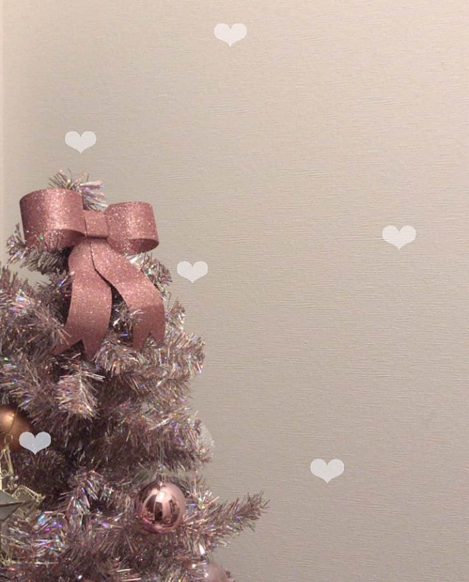 髙橋莉穂のインスタグラム：「もうクリスマスだね💞🎅🏼🎄 #クリスマスツリー #クリスマス #いいね返し #いいねした人で気になった人フォロー」