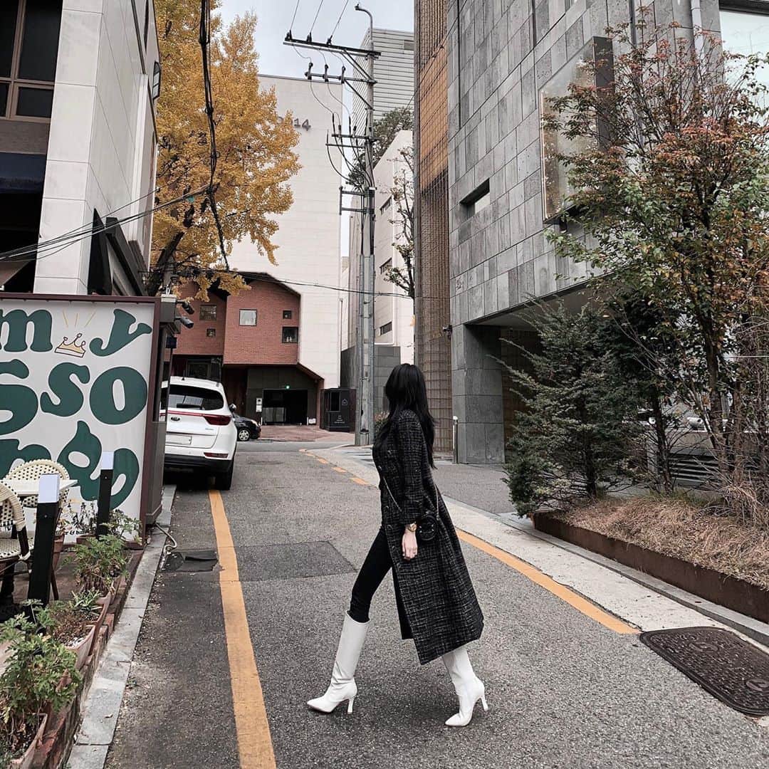 ジヒョンさんのインスタグラム写真 - (ジヒョンInstagram)「- 머리 묶었다 풀었더니 난리났넹 🙄」11月11日 16時36分 - k_ji_h