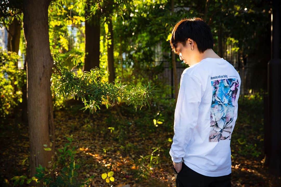 優里さんのインスタグラム写真 - (優里Instagram)「白のロンTのnew goods！！！  どうですかみなさん！！！  ぜひチェックしてみてください！！！」11月11日 16時48分 - yuuri__music__official