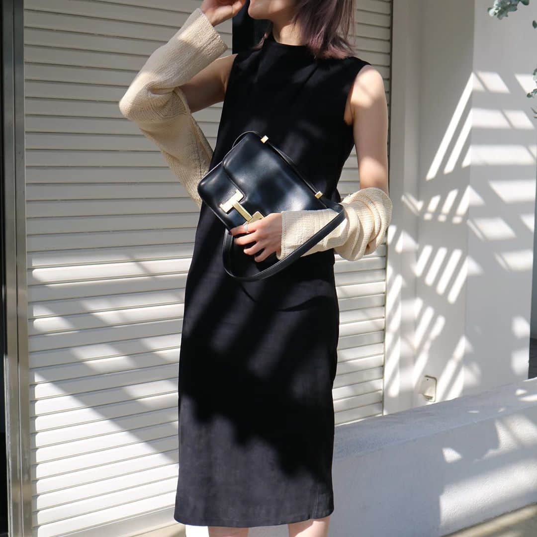 のインスタグラム：「Hermes Vintage Sleeveless Long Dress in Black Suede in Size 34 by #martinmargiela  #hermesbymartinmargiela #hermesvintage #マルジェラ期」