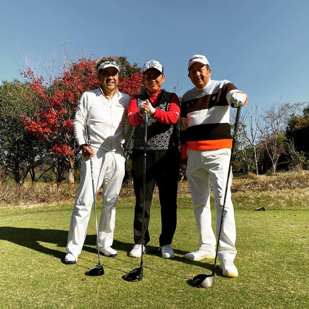 天沼知恵子さんのインスタグラム写真 - (天沼知恵子Instagram)「陳健一さんとゴルフ⛳️ご一緒させていただきました！ とても優しい^_^  あの四川の麻婆のピリリと刺激的な味が食べたくなりました！！  #四川麻婆豆腐  #陳健一の麻婆豆腐  #陳健一の担々麺  #陳建一」11月11日 17時09分 - amanuma_chan.impact_a_body