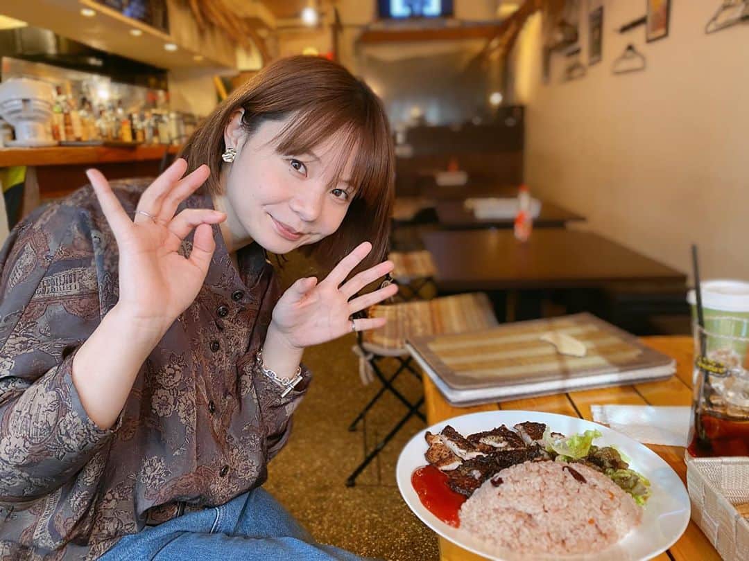 真奈さんのインスタグラム写真 - (真奈Instagram)「ずっと食べたかった ジャマイカ飯🇯🇲 久しぶりに来れたのです 付き合ってくれて ありがとう🤝❤︎ #ジャークチキン」11月11日 17時21分 - manatmnt0116