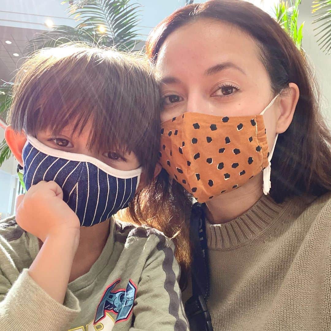 フリーディアのインスタグラム：「What a day!!! Started from the worst dealership and ended at a great one. Didn’t think it was gonna take a while stinking day but it did and I am finally on my way to purchasing a car! I’ve always leased and am tired of always going in every few years and giving them all my monies lol I’ve found a car I love and I’m sticking with her. She has been good to me. #prius #priusmom  I added what I learned and used to negotiate my financing interest rate down. Always good to know your numbers and what the car is worth! * *  なんて日!!! 最悪のディーラーから始まり、素晴らしいディーラーで終わりました。 1日もかかるなんて思っていませんでしたが、やっと車を購入する準備ができました。 私はいつもリースしていて、いつも数年ごとに行って、すべてのお金を彼らに与えるのにうんざりしていたよ〜　笑  私は大好きな車を見つけて、この車とずっと居たい💕 #cardealerships #cars #dealerships #whataday #longday #endedwell #tooktoolong #buyingacar #friediamn #girlscandoittoo」