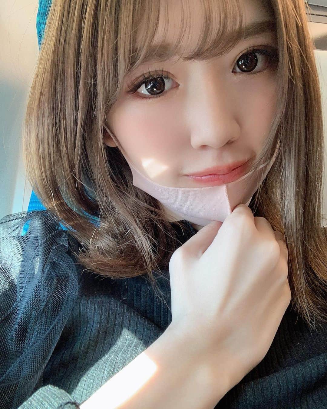 SHINTANITOUKOのインスタグラム：「東京ただいまーーー🗼 京都楽しかった😋♡ 明日から少しだけ京都の 写真upしてく🍁  #京都 #京都旅行 #親子旅行 #紅葉 #神社めぐり #旅行 #1泊2日 #弾丸旅行 #ただいま #東京 #11月 #レースクイーン #新幹線 #followｍe #selfie #自撮り」