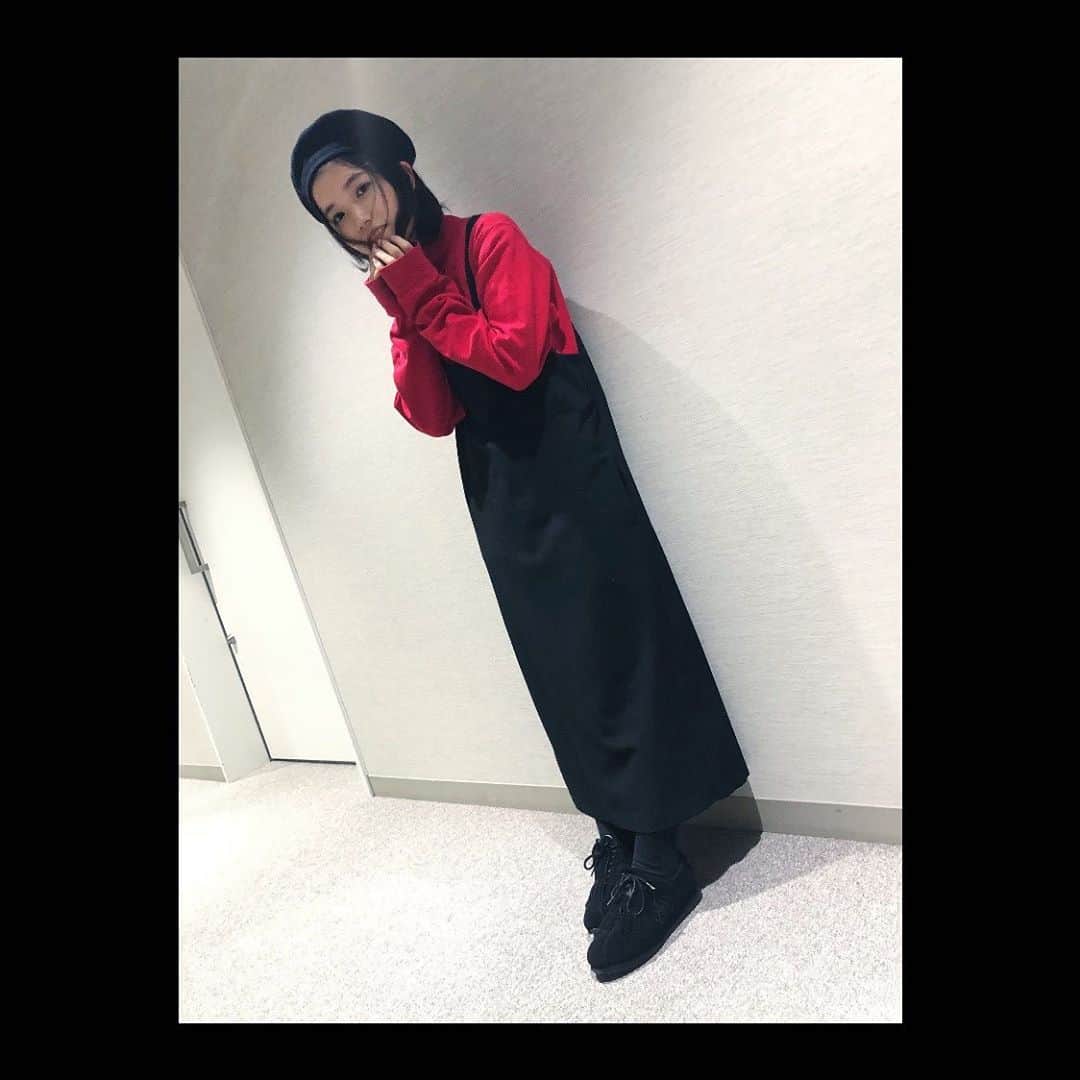美山加恋のインスタグラム：「初 #ootd 。  今週もあにレコTVの収録でした。  最近ベレー帽をよく被ってます。🧑🏻‍🎨」