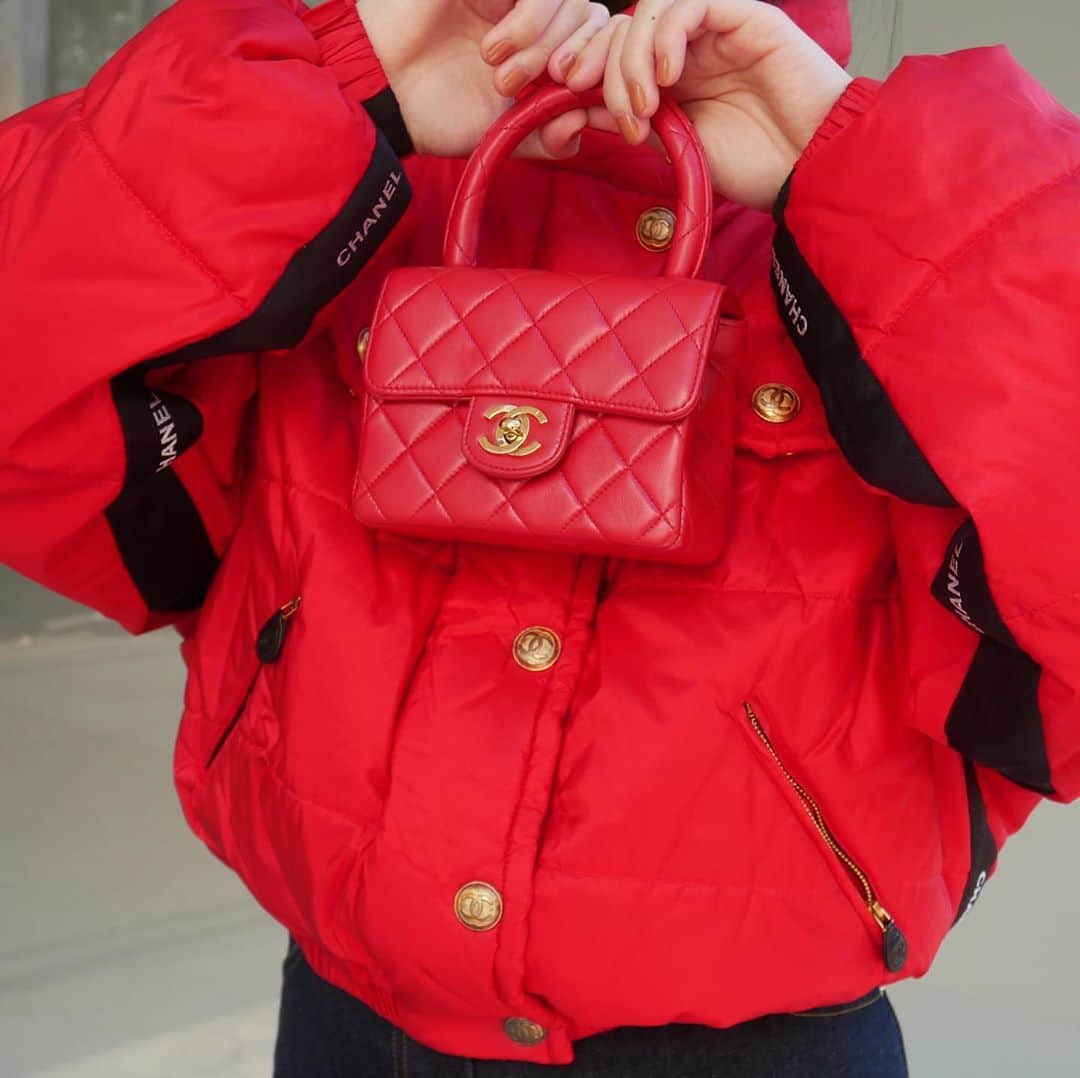 のインスタグラム：「CHANEL Vintage Micro Kelly Bag in Red Lambskin from @amore_tokyo  🔍On website search for AO30218  #chanelvintage #90s #red #microbag」