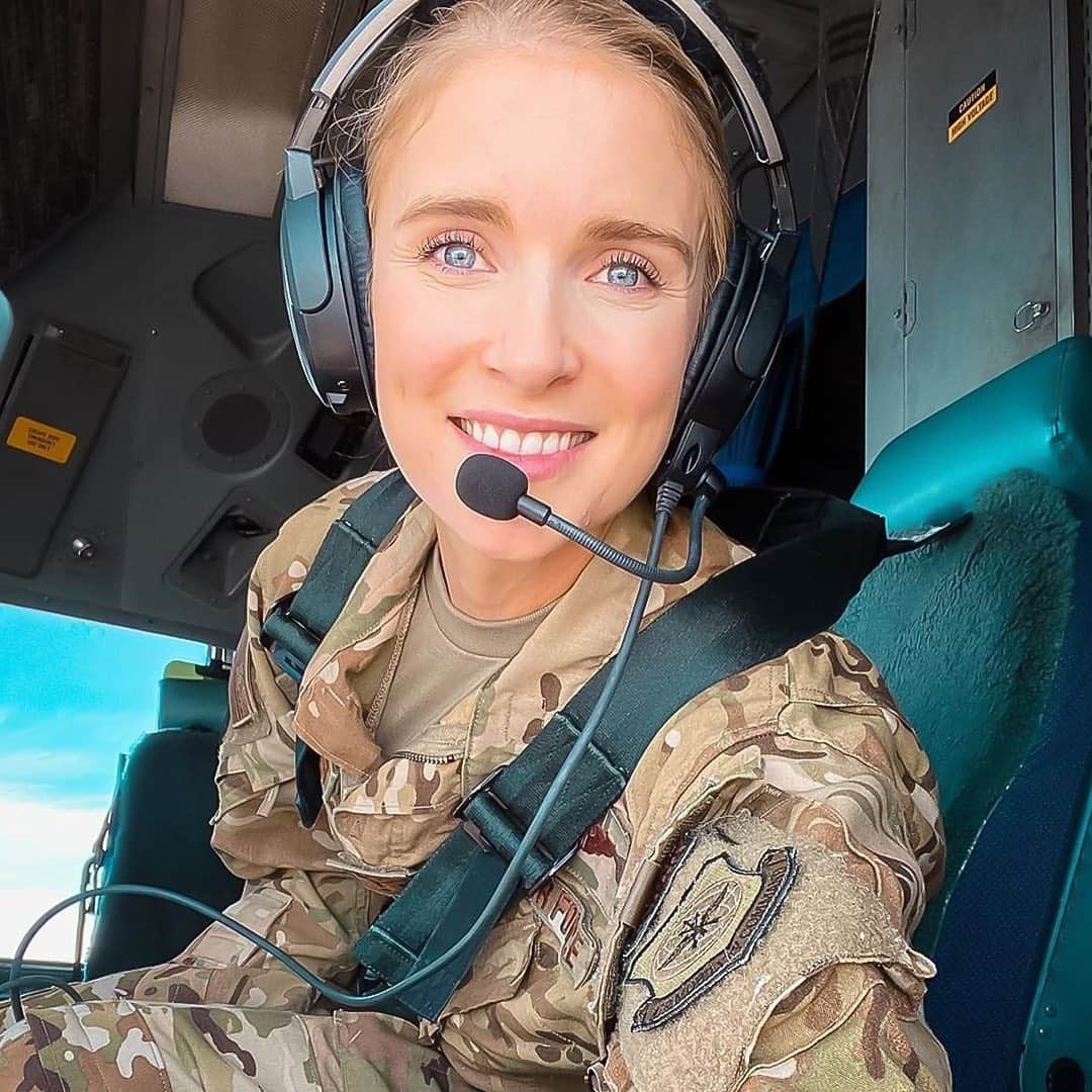 BOSEさんのインスタグラム写真 - (BOSEInstagram)「Happy #VeteransDay! Thank you to all who have served, especially our very own employees, like Bose Analyst and CMC Kevin Hogan​ ➡️ (Photo #2). ​  Know a veteran well-deserving of a shout out? Nominate them as part of our #SoundSanctuary program for a chance to win!」11月11日 23時01分 - bose