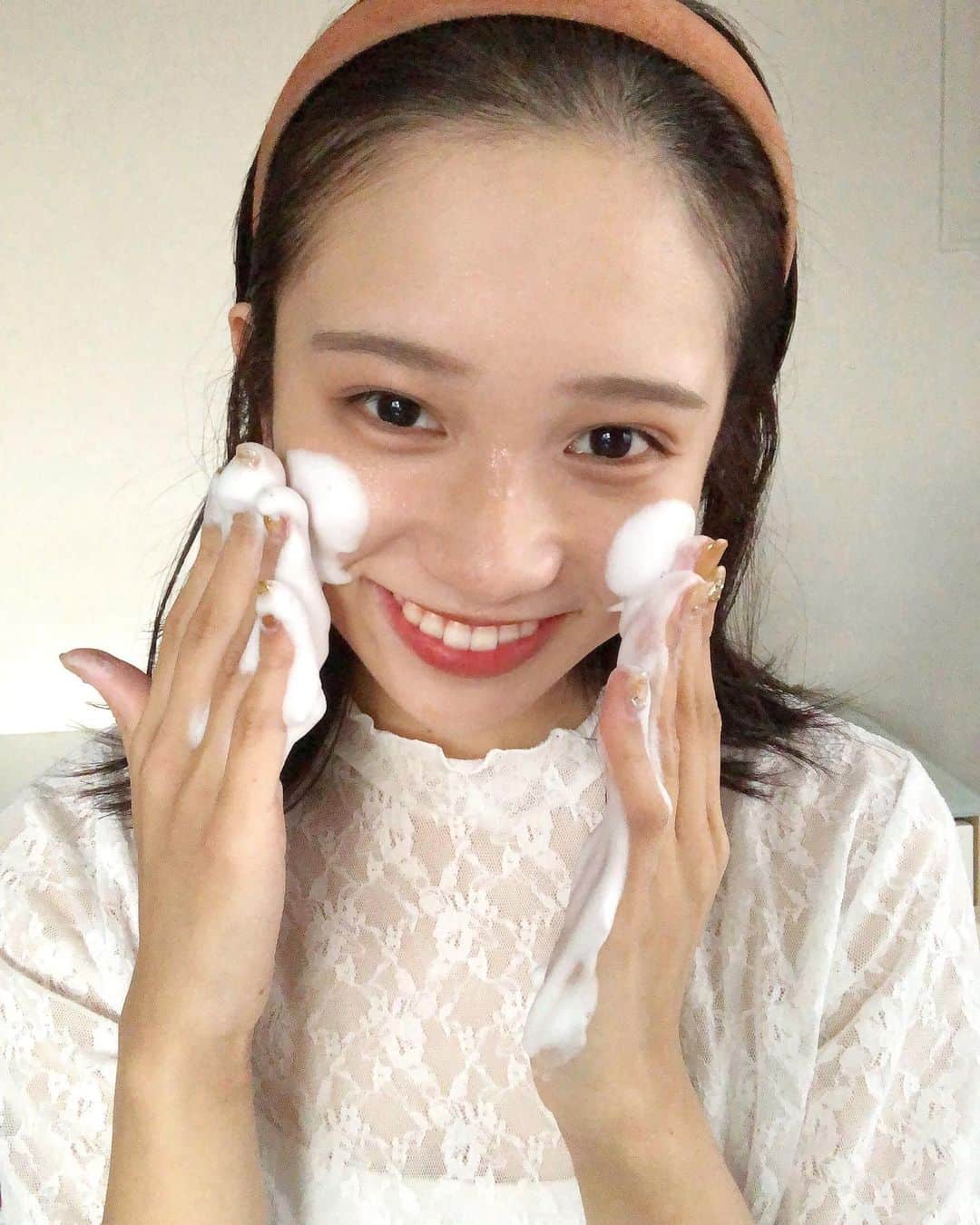 生形由佳さんのインスタグラム写真 - (生形由佳Instagram)「. . ももぷり（@bcl_company_official）さんからいただいた、メイクも落とせるもこもこ濃密泡の洗顔料をご紹介！  もこもこの濃密泡が肌をやさしく包み込んで、汚れもメイクも一度にすっきり落としてくれます☁️  ほんのりピーチのいい香り〜🍑  #ももぷり　#momopuri　#bcl」11月11日 22時56分 - yuka.ub
