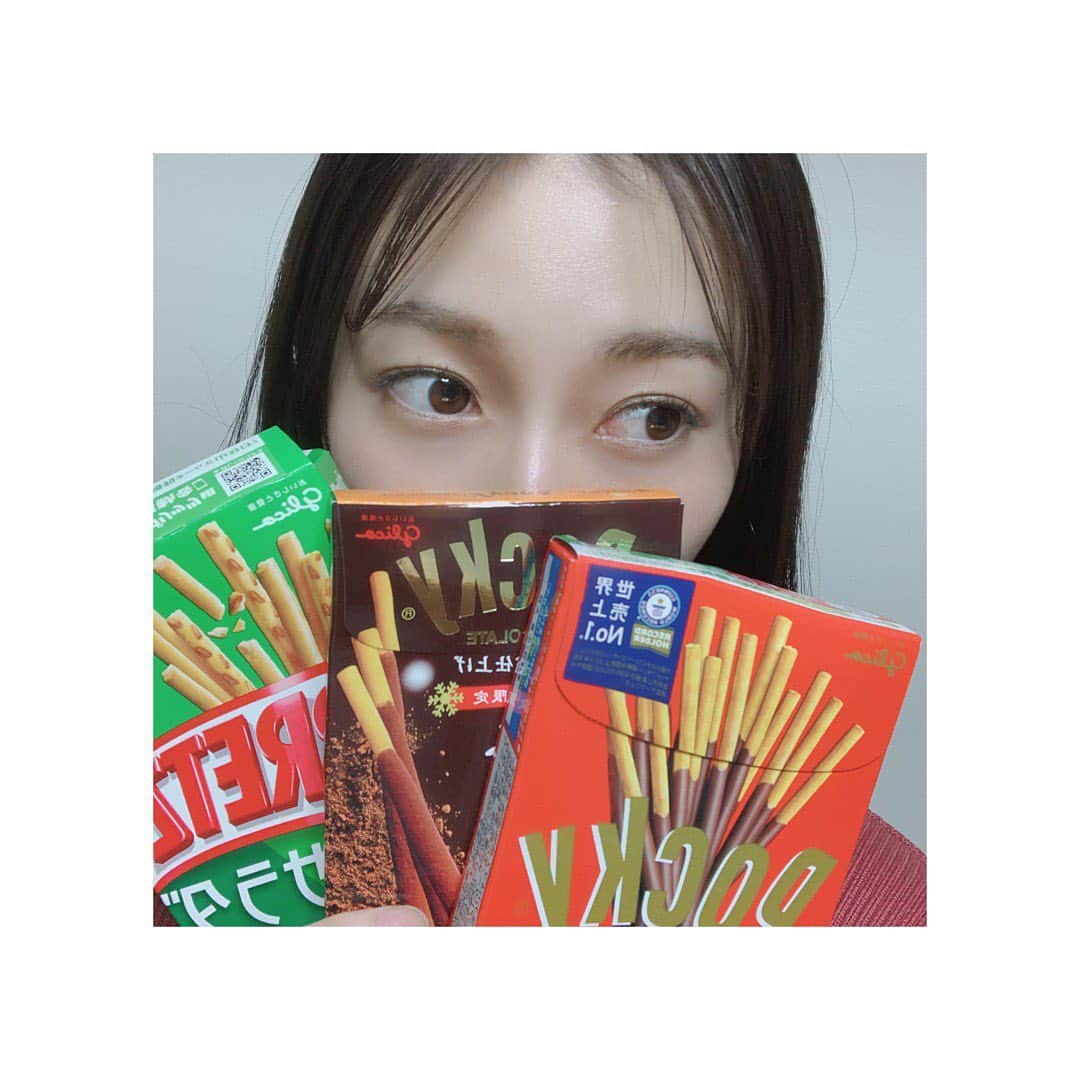 植村あかりさんのインスタグラム写真 - (植村あかりInstagram)「🍫﻿ ﻿ ﻿ ﻿ ﻿ ﻿ ポッキー食べたー？！﻿ ﻿ あたしは友達と交換っこしました﻿ ﻿ ﻿ ﻿ ﻿ ﻿ #ポッキーの日﻿ #しあわせ〜〜」11月11日 23時01分 - akari_uemura.official