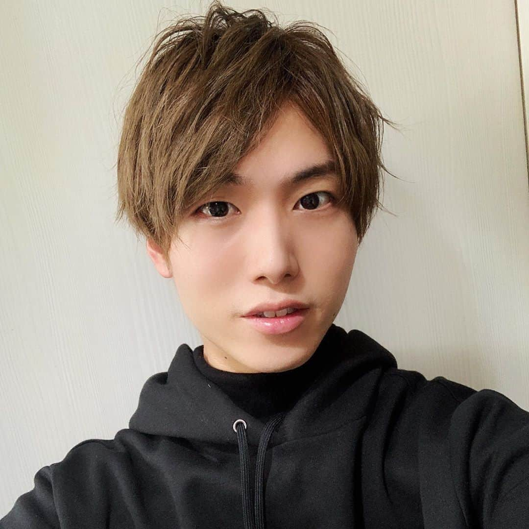 関根慶祐（K-SUKE）さんのインスタグラム写真 - (関根慶祐（K-SUKE）Instagram)「もれたにえん？  #パーカー男子 #パーカー #foodie #poloralphlauren #ralphlauren  #タートルネックコーデ #ブラックコーデ　#후드티」11月11日 17時36分 - ksukeshirayuri