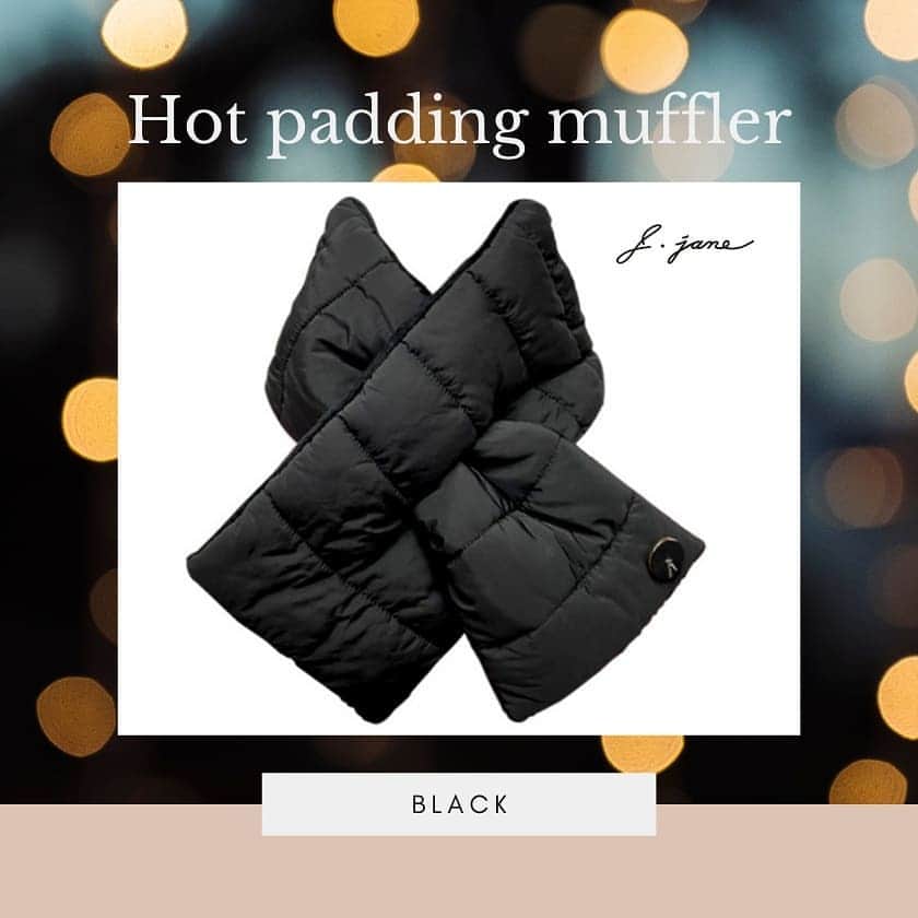 J.JANE JAPANさんのインスタグラム写真 - (J.JANE JAPANInstagram)「New♡ . Hot padding muffler (Black) ¥8,600 . J.JANE ホッカイロを入れられるダウンマフラーが登場。  これからの寒い時期、 ホッカイロを入れられるポケットが ついているので 首元を暖かくしてお過ごしいただけるアイテムとなります。  シンプルなデザインで 私服とも合わせやすい 3色展開のカラーを是非お楽しみください。  【商品紹介】  商品番号:J4W59PM01BK -Color : Pink/White/Black (3color) -Size : F  長さ：82cm 幅：15cm . #golf#골프 #ゴルフ#golfwear #j_jane #j_jane_golf #スポーツ#golfswing #ドライバー#アイアン#golf#fashion#韓国ファッション#ゴルフ好き#golfing#golfer #ゴルフウエア #ゴルフスイング#ゴルフ女子#ゴルフ男子#トレーニング#ゴルフ部#ゴルフ初心者#打ちっ放し#パター練習#コンペ」11月11日 17時40分 - j.jane_japan