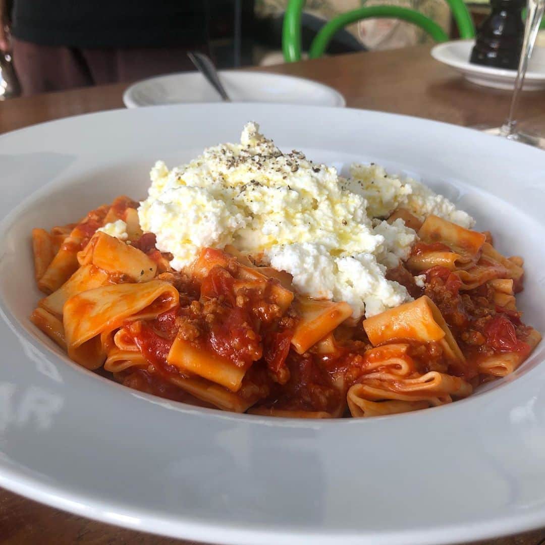 シーサーのインスタグラム：「・ ・ この前食べたパスタ。 オイシイがすぎて忘れられず ずっと写真見ながら楽器吹いてる。 ぐはー◎  #腹減った #夕飯何にしようかな #ぐはー #カラマラータ #calamarata」