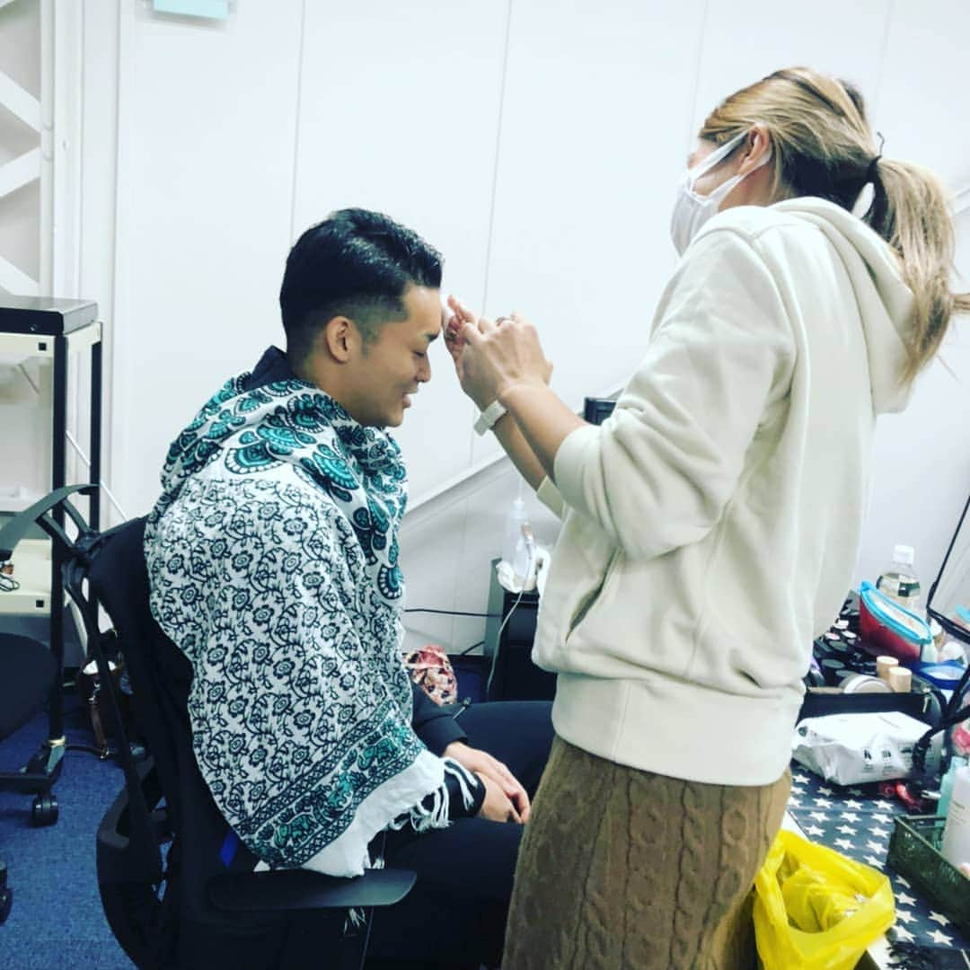 清水邦広さんのインスタグラム写真 - (清水邦広Instagram)「いつもお世話になっているDESCENTEの撮影をしました。 今回は、 今村選手と兒玉選手も一緒で とてもかっこよく撮って頂いたので みなさん是非DESCENTEをチェックしてみてください！  バレーボールウェアも今回も最高にかっこよかったです！  #DESCENTE #パナソニックパンサーズ #今ムー #兒玉ちゃん」11月11日 17時44分 - gorikuni0811