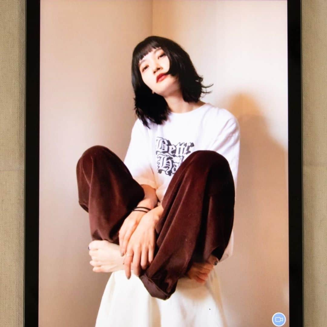 横山真夕さんのインスタグラム写真 - (横山真夕Instagram)「まさか自分の家で、しかもリモート撮影なんて、最初で最後なんじゃない？楽しかったな〜 こういうコロナ禍じゃないとやらなかったこともある  #ボブパーマ #オン眉　#オン眉ボブ #ミスコン　#ミスコンテスト #ミス成蹊コンテスト #ミス成蹊コンテスト2020  #ミスコンファイナリスト」11月11日 17時48分 - miss20seikei_2