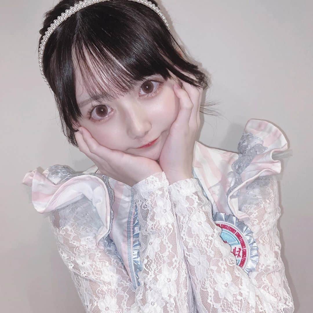 山本あこのインスタグラム：「髪切ってからポニーテールすることおおくなったの (T-T)ヾ(^^ )」