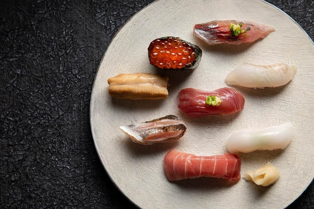 Conrad Tokyoさんのインスタグラム写真 - (Conrad TokyoInstagram)「風花では浜離宮恩賜庭園を望む絶景と、素材にとことんこだわった日本料理をご堪能いただけます。 Discover the taste of Tokyo with Japanese cuisine at Kazahana.  Share your own images with us by tagging @conrad_tokyo ————————————————————— #コンラッド東京 #ホテル #汐留 #東京 #日本 #新橋 #銀座 #風花 #日本料理 #素材 #鮨 #会席 #寿司 #ConradTokyo #StayInspired #Conrad #hotel #Tokyo #Japan #Shiodome #Shinbashi #kazahana #sushi #kaiseki」11月11日 18時00分 - conrad_tokyo