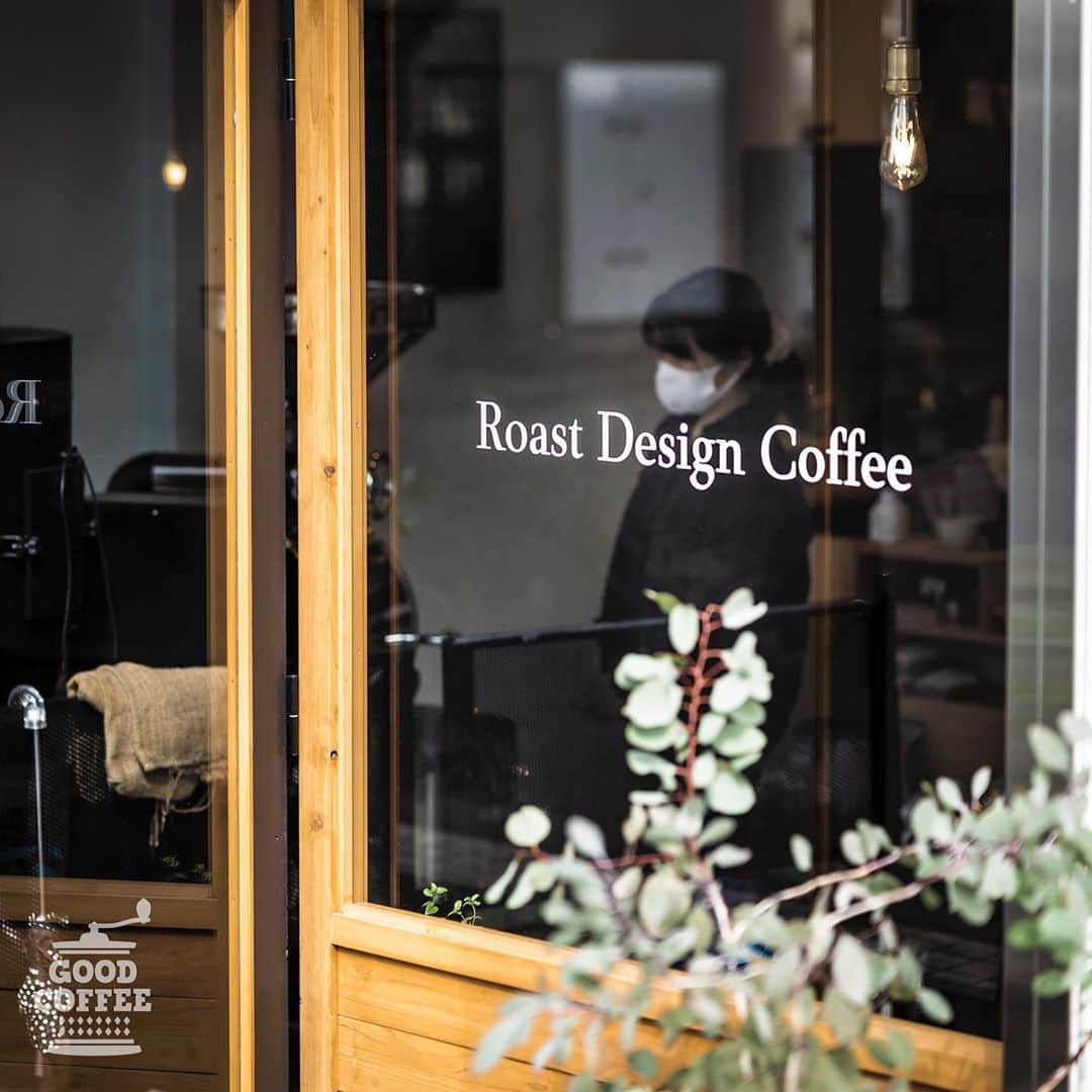 goodcoffeemeさんのインスタグラム写真 - (goodcoffeemeInstagram)「. ☕️ Good Coffee Crew Recommend Shop Info ☕️  【Roast Design Coffee (@roastdesigncoffee) ／ 神奈川・新百合ケ丘】 GC Crew：@____moto.aki16__ 「シンプルな外観、外の光がたっぷり入る店内でいただくコーヒーと洋菓子は心と身体にリラックスを与えてくれます♫ 生豆をスピリッツに漬けてから焙煎したお酒とコーヒーのインフュージョンコーヒーがとてもおすすめです！」  — 📍神奈川県川崎市麻生区上麻生1-6-3 🕘11:00〜19:00 定休日：水曜日 —」11月11日 18時00分 - goodcoffeeme