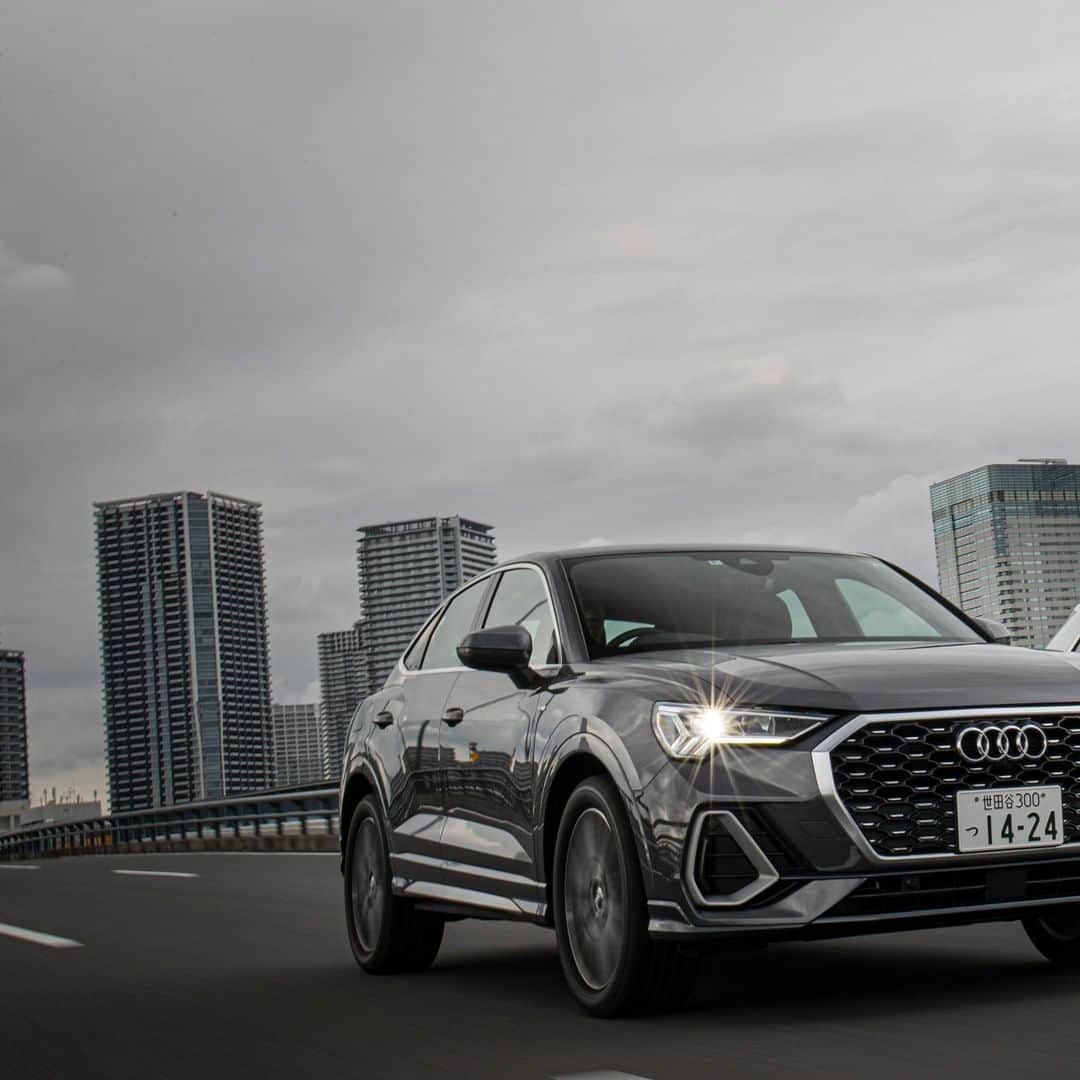 Audi Japan Sales / アウディジャパン販売さんのインスタグラム写真 - (Audi Japan Sales / アウディジャパン販売Instagram)「時間の移り変わりとともに変化する美しきスタイル【Audi Q3 / Audi Q3 Sportback All day beautiful moment】  取り回しの良さ、走破性の高さから人気を博した #AudiQ3 が実に8年ぶりのフルモデルチェンジを遂げました。  デザインの美しさ、力強さもさることながら、高い走行性能と効率性、上質なインテリア、先進のインフォテインメントも備え、ドライバーを満足させる魅力が詰まったAudi Q3。 #AJS オフィシャルサイトでは特設ページをご用意しております。どの時間帯でも魅力的に映るそのデザイン性の高さを、ぜひご覧ください。 @audi.japan.sales  #Audi #Q3 #myaudi #audistyle #car #アウディ #ドライブ #車 #愛車 #外車 #ドイツ車 #車好き #車好きな人と繋がりたい #アウディ女子 #車好き男子」11月11日 18時00分 - audi.japan.sales
