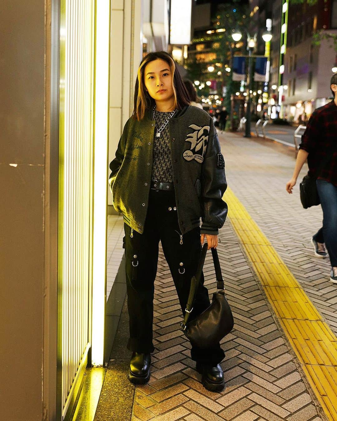 Droptokyoさんのインスタグラム写真 - (DroptokyoInstagram)「TOKYO STREET STYLE⁣⁣ ⁣ ⁣⁣⁣⁣⁣ Name: @kido_mafon  Occupation: Editer Jacket: #Vintage Pants: #Vintage Inner: #Vintage Boots: #032c x #BuffaloLondon #streetstyle#droptokyo#tokyo#japan#streetscene#streetfashion#streetwear#streetculture#fashion#ストリートファッション#コーディネート ⁣⁣⁣⁣ Photography: @yuri_horie_」11月11日 18時23分 - drop_tokyo