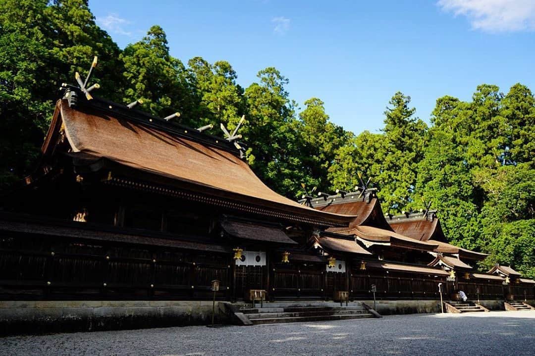 Visit Wakayamaのインスタグラム：「. One of the three grand shrines of Kumano. We hope to see you here soon. 📸 @shastamiho」
