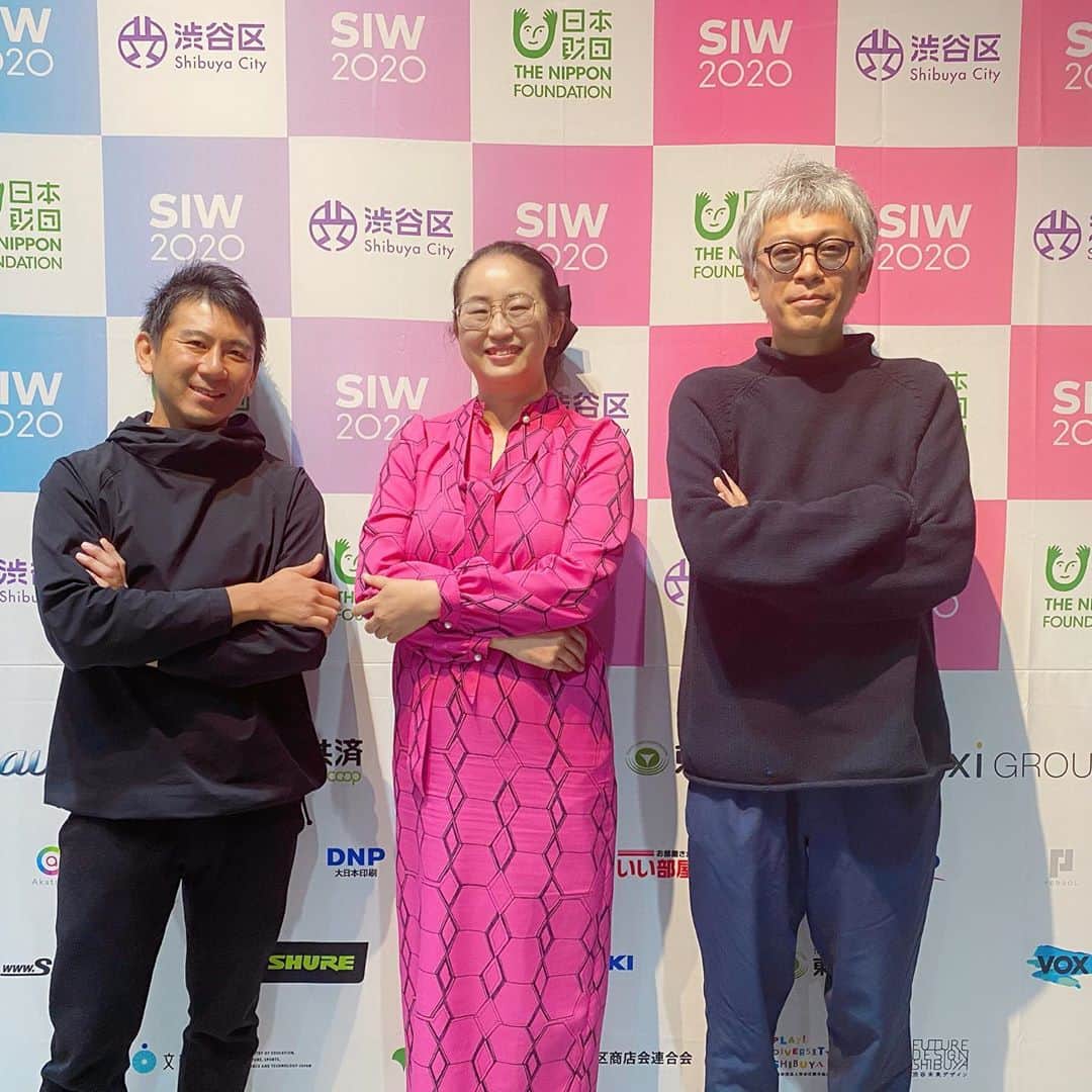 軍地彩弓さんのインスタグラム写真 - (軍地彩弓Instagram)「今日はSocial Innovation Weekで登壇でした！テーマは「ファッションカルチャーの未来」。 オンラインで参加していただいた皆さま、ありがとうございました❤️ 答えきれなかった質問は、インスタでもTwitterでもお答えしますので、送ってくださいね😊 松くん、金山くんと一緒で楽しかったー❣️❣️❣️   今日の服は　@johnlawrencesullivan_official   #siw2020」11月11日 18時28分 - sayumi7