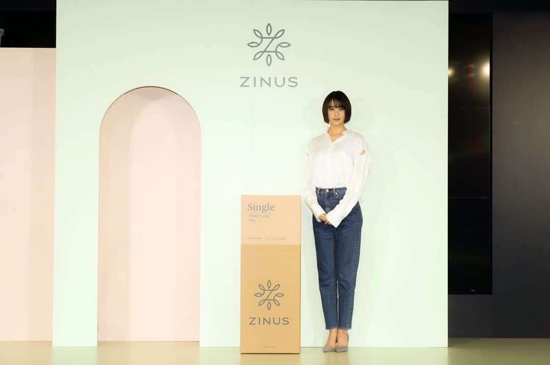 山本美月さんのインスタグラム写真 - (山本美月Instagram)「11月11日に日本に本格上陸する家具ブランド「ZINUS JAPAN」のブランドアンバサダーに就任しました♪  今日は、そのイベント。 私物や理想の休日についてお話しました(^^)  キービジュアルは2枚目!   #Zinus  #ジヌス  #マットレス」11月11日 18時35分 - mizuki_yamamoto_official