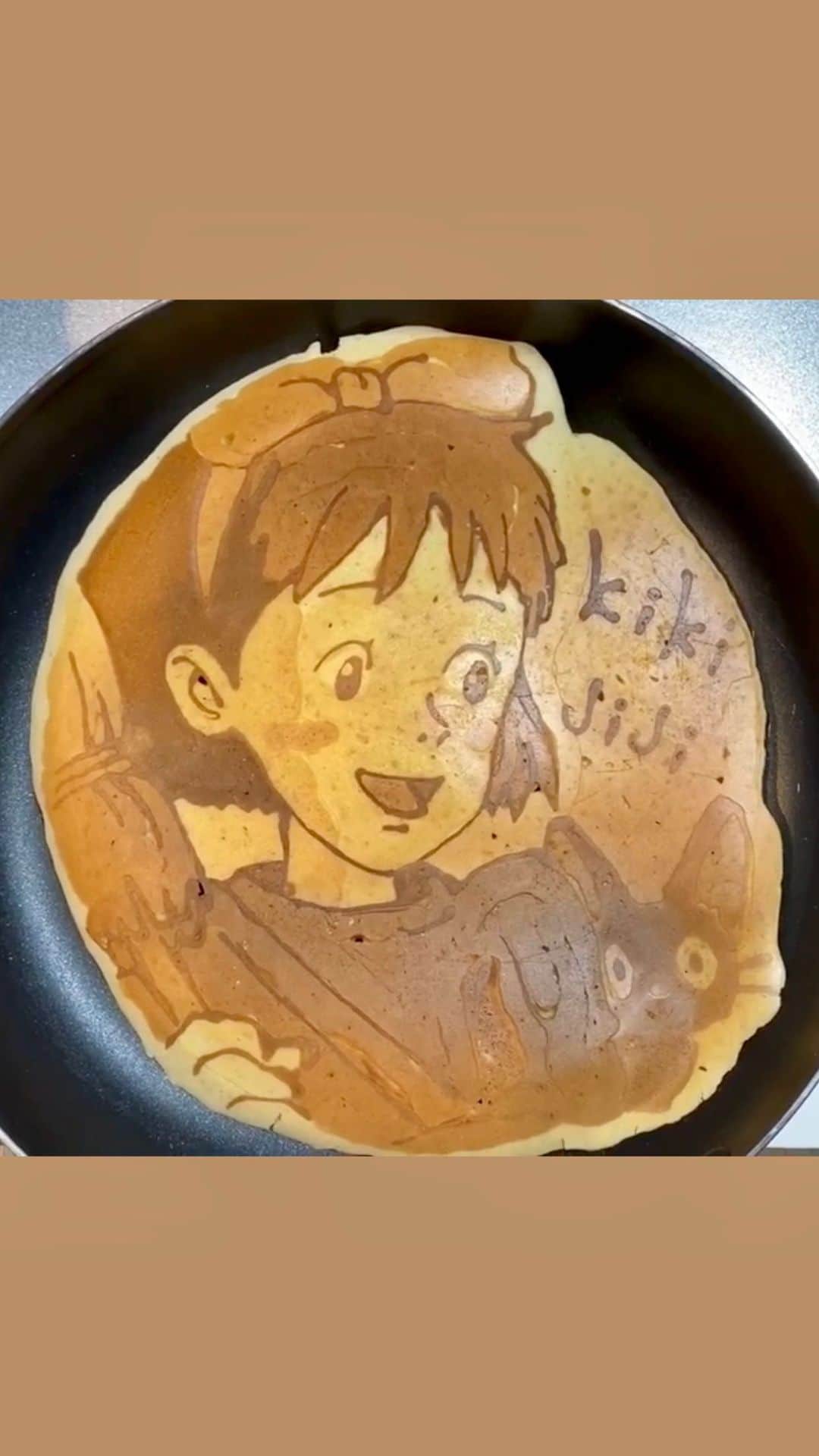 のインスタグラム：「今日紹介するのは、繊細な模様が素晴らしい @pancakepiano さんの「#パンケーキアート」‼︎🥞💛  @pancakepiano さんは なんとTastemadeロゴの模様のパンケーキも焼いてくださいました👏🏻✨  他にも様々なパンケーキアートを投稿されているので是非チェックしてみてね☺️💐」