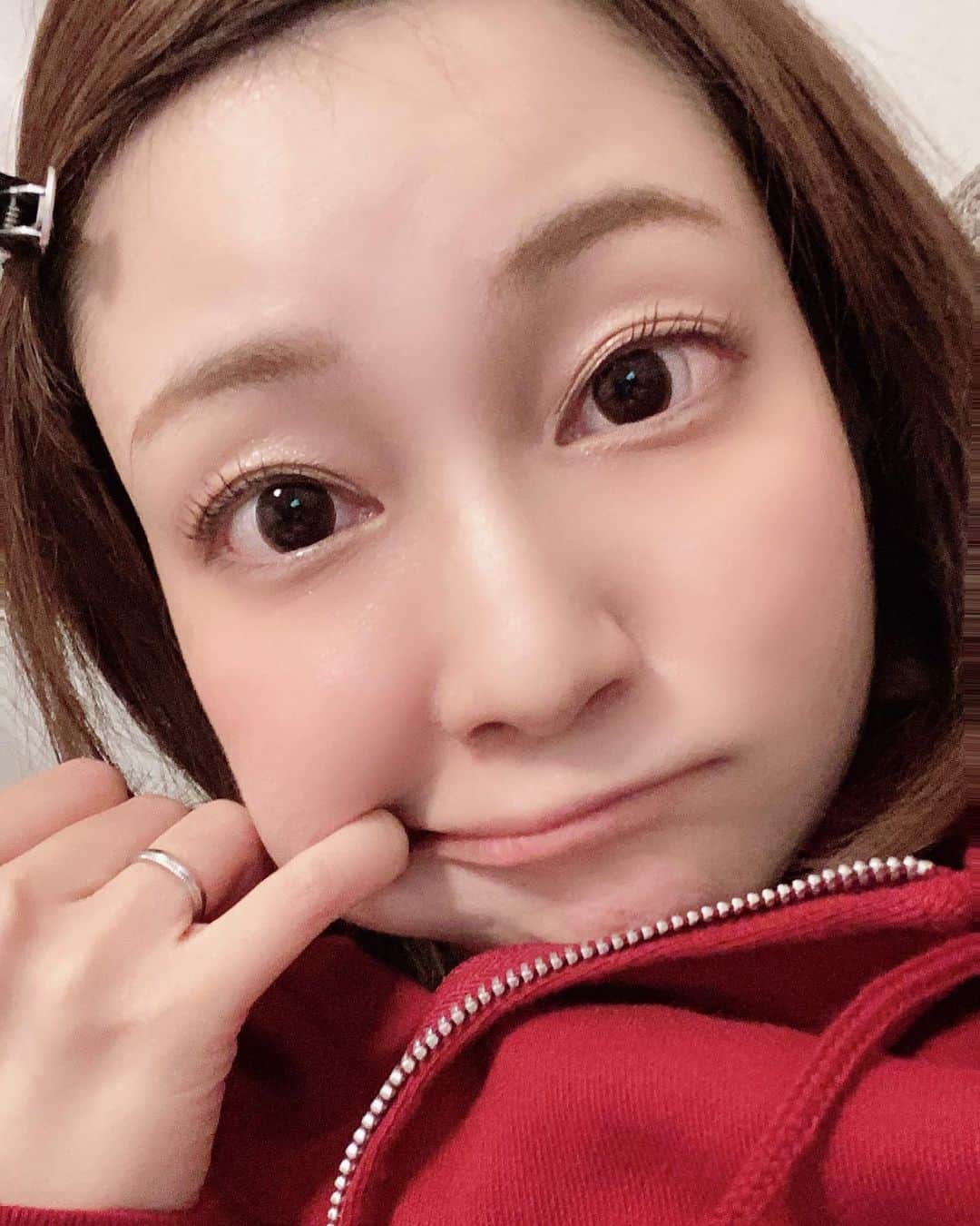 ヒラヤマンのインスタグラム：「ぴー。きょうはおなかいたい。 #ボートレース平和島パーカー」