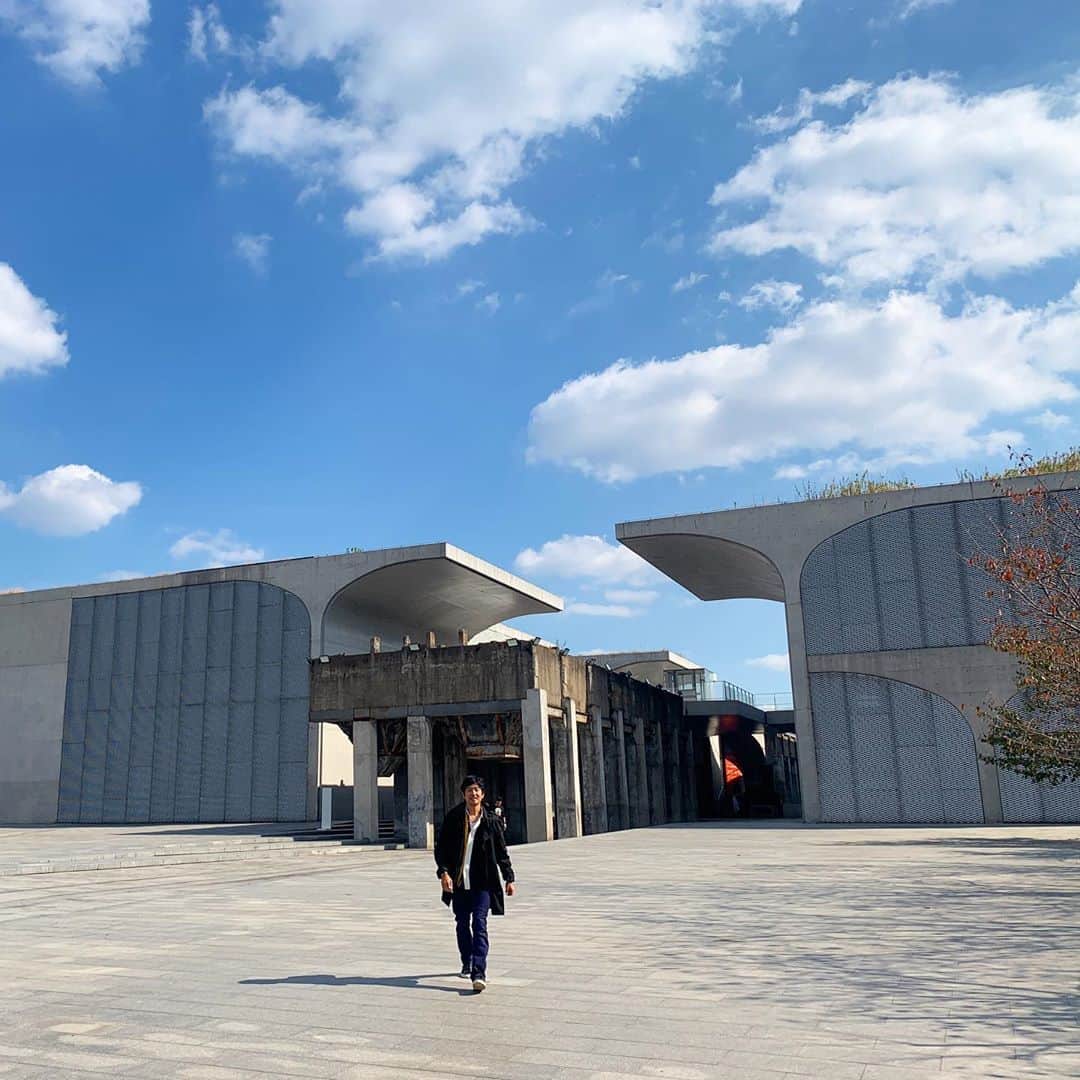 松山智一のインスタグラム：「“Accountable Nature “ My Solo Exhibition at the @thelongmuseum  Long Museum, Shanghai Starts Tomorrow (11/12)come join us for Reception at 10:30 am  上海は、龍美術館個展「Accoutable Nature」いよいよ明日より開催。午前10:30よりリセプションVIP。」