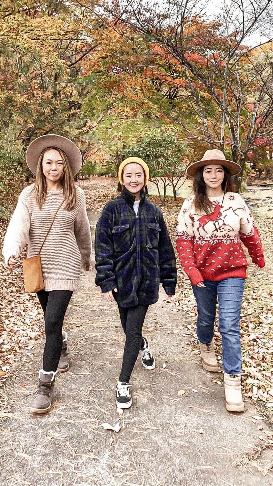 Manamiのインスタグラム：「Camping Bear 🐻❤️🚐🍁 ㅤ みんなで紅葉Camp🍁 いつも踊って歌ってるひとたち🧚🏻 @mina__37__  @aiai0311  @satoken5555  @kai_prw  @mar.c.g.n   キャンピングカーは @japanroadtrip 🚐 ㅤ ㅤ ㅤ  #japan #tochigi #nikko #camp #capming #campingcar #travel #trip #roadtrip #japanroadtrip #japantravel #japantrip #dance #日本 #栃木 #日光 #日本旅行 #キャンプ #紅葉キャンプ #キャンピングカー #ロードトリップ #キャンプ場 #紅葉 #ダンス #リール #秋」
