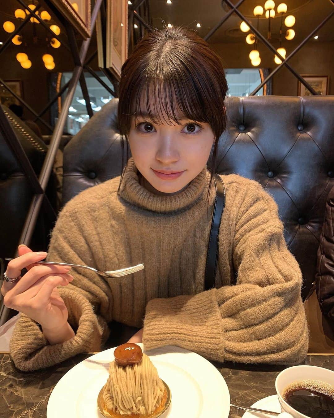 中川紅葉さんのインスタグラム写真 - (中川紅葉Instagram)「太らないなら全部食べたかった🌰なんなら3つくらい食べたい🌰」11月11日 19時10分 - kureha_nakagawa