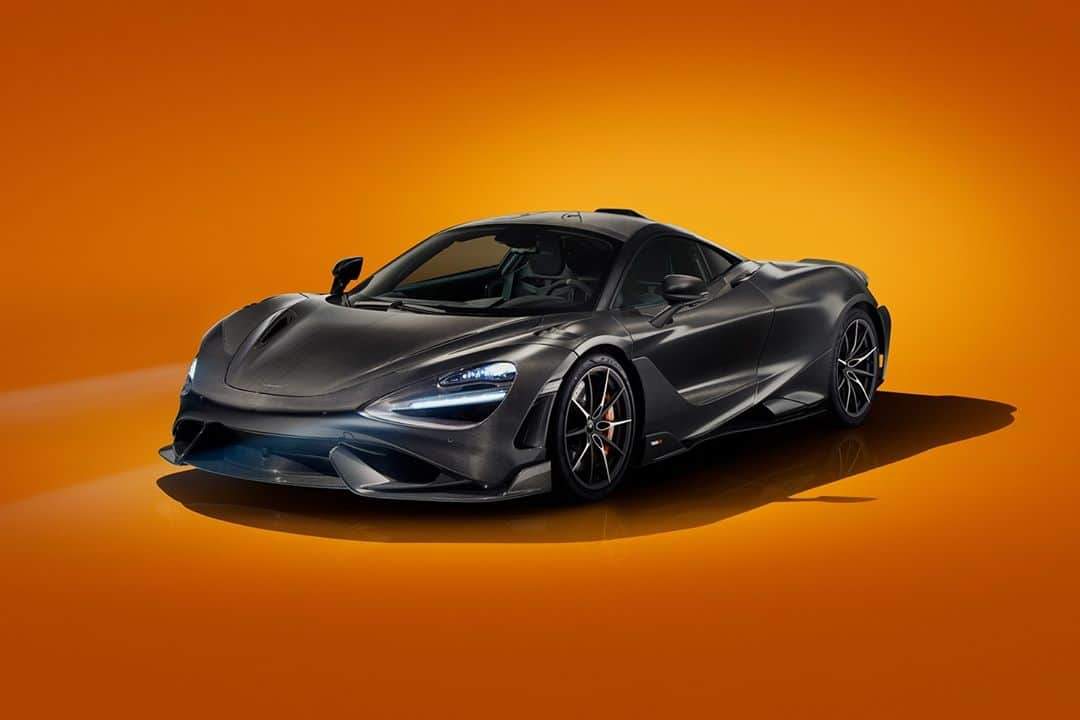 McLaren Automotiveさんのインスタグラム写真 - (McLaren AutomotiveInstagram)「The MSO Bespoke Full Visual Carbon Fibre Body has been in development since the commencement of the 765LT development programme.   #DidYouKnow over 4500 engineering hours have been spent developing the feature; it has also undergone a rigorous testing programme to ensure optimum performance and safety.」11月11日 19時23分 - mclarenauto