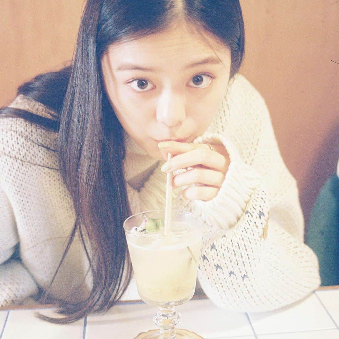 紺野彩夏さんのインスタグラム写真 - (紺野彩夏Instagram)「今年初みかん！ 食べ物を食べるときは本気。」11月11日 19時19分 - ayaka_konno_official