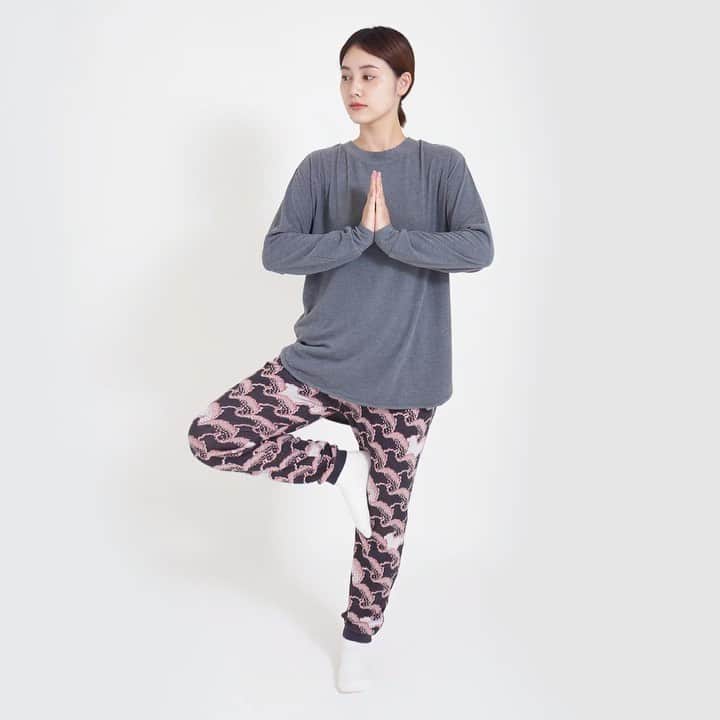 marbleSUD(マーブルシュッド) のインスタグラム：「【再入荷】完売していた「ラグウォーム ラウンドヘムL/S」が本日再入荷！今なら全色揃っています。ずっと触っていたくなる様な、しっとり滑らかな肌触り。一度試したら、他の色も！とリピート買いされるお客さまが多くいらっしゃる隠れた大人気アイテムです。おうち時間のお供にもオススメです。」