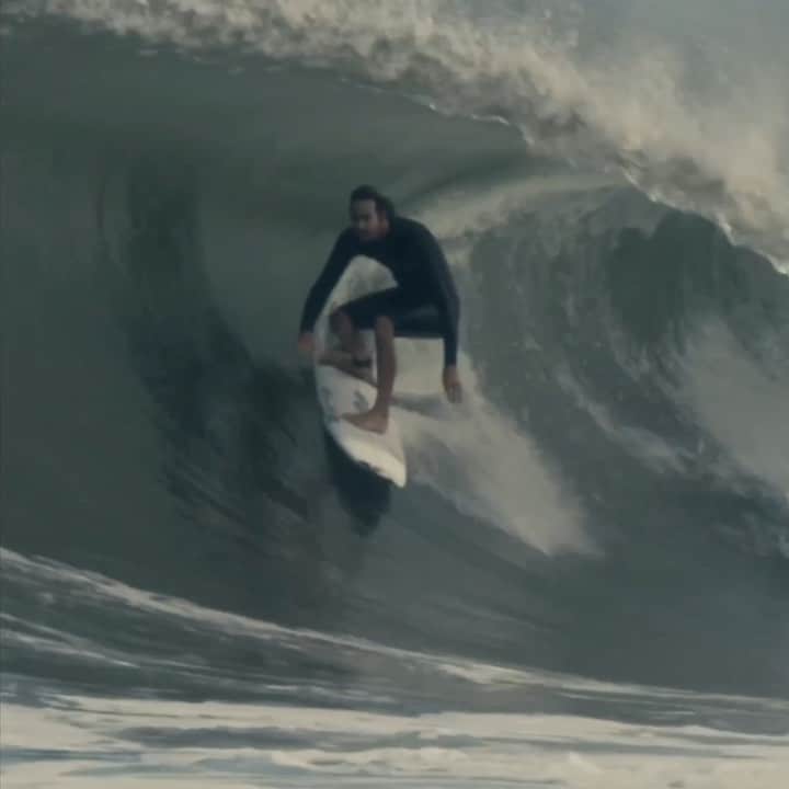 ジョーディ・スミスのインスタグラム：「About that time again. #hawaii #backdoor  @oneillusa @tomomcphoto」