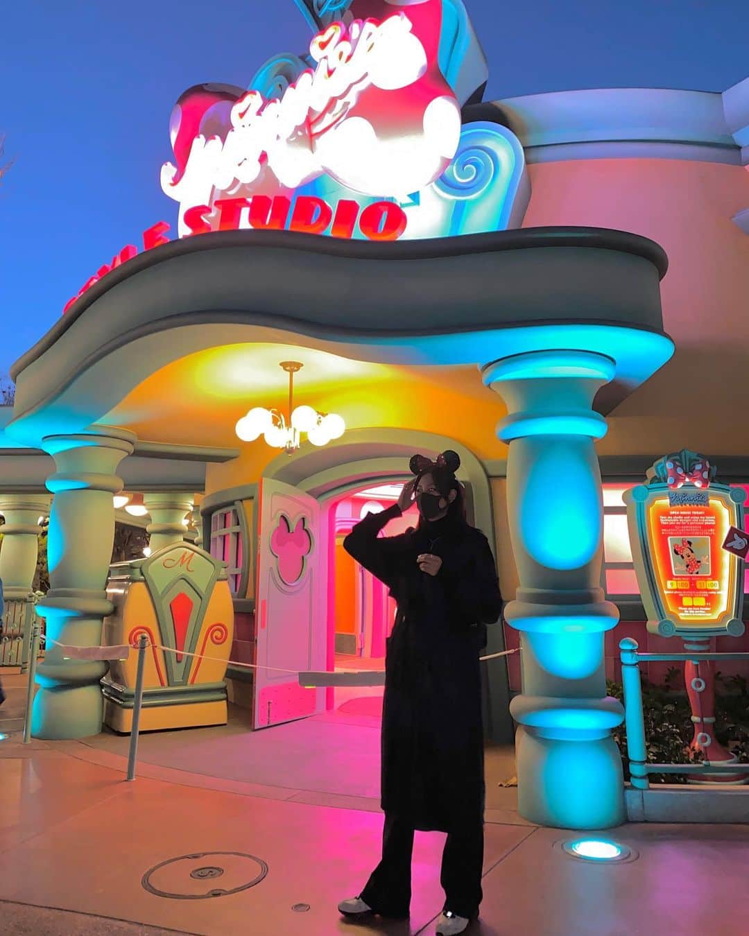 那須ミラノのインスタグラム：「🎀🖤🖤 #tokyodisneyland」