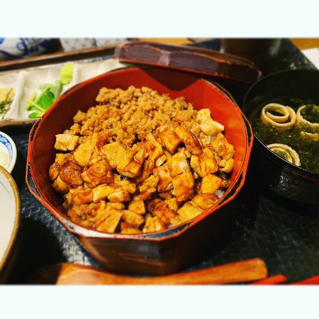 七瀬遥のインスタグラム：「鶏のひつまぶし🥢 炭火で焼いてるから本当美味しかった😋💕 昨日の会も本当に凄かったなぁ🛸✨✨ 今、本当に加速してる😆 更にもっと加速するみたいだけど 楽しみだな😆💖 新生地球✨🌏🌍🌎✨  #鶏のひつまぶし#炭火#美味しい#宇宙人#エネルギー#新生地球#delicious#good#friend#happy#love#happiness#good#smile#tokyo#japan」