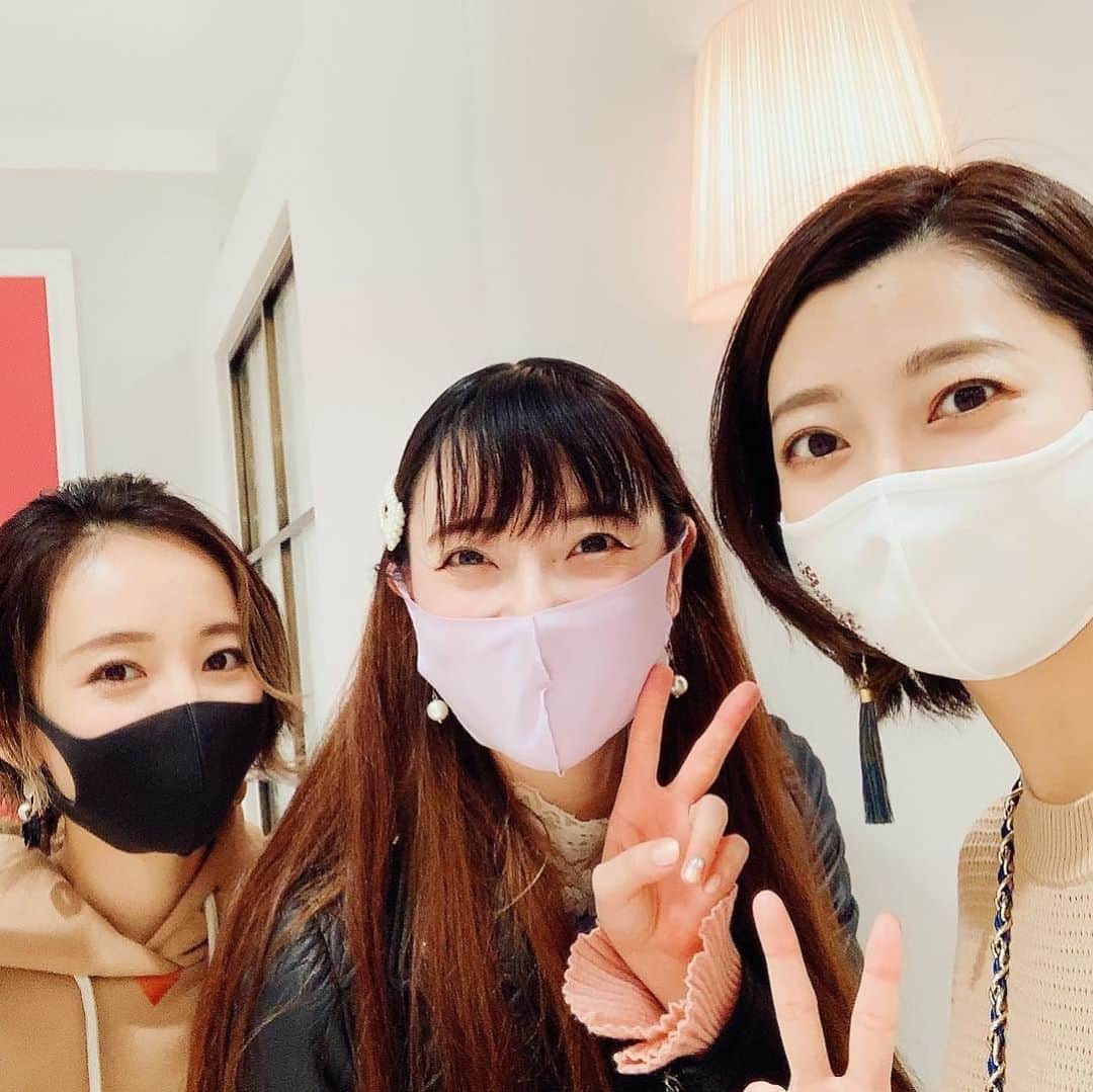 愛水せれ奈さんのインスタグラム写真 - (愛水せれ奈Instagram)「観劇の後はもちろん#日比谷シャンテ へ✨🤗✨ . 我が#同期 (#91期 ) #貴千碧 さん (まんちゃん) #春花きらら さん (まいちゃん) そして#88期 生の方 #鳳翔大 さん (だいさん) . の#ポップアップショップ へ✨😆✨ . 昨年は私もお手伝いさせていただきましたが、今年は更に広いブースへ移動しており❣️ 素晴らしく素敵な空間でありました✨✨✨ 店内も見やすく、目を惹く商品が目白押しでした😄💓 来年も是非是非是非！！！！！ 開催してほしいです❤️ . お手伝いしていた#咲希あかね さん (美歩) にも久しぶりに逢えてうれしかったぁ😆💕 . そして相変わらずカッコ良すぎるだいさんともお話出来て幸せでした😍✨ . まんちゃんに逢えなかったのがめちゃくちゃショックでした😭😭😭 縁がないのか⁉︎ 😭💦」11月11日 19時43分 - airi.aaari.aimi