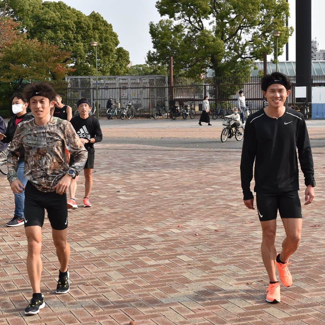 高久龍さんのインスタグラム写真 - (高久龍Instagram)「先日、大阪で行われたランニングイベントにて。 プロランナーとご一緒できて、良い経験させて頂きました。  #新田ゼラチン #RUNSHOT #RFAJapan #nike #running #run #なんのポーズか分かるかな #カメラマンも出来る秋葉さん」11月11日 20時07分 - ryu.t218