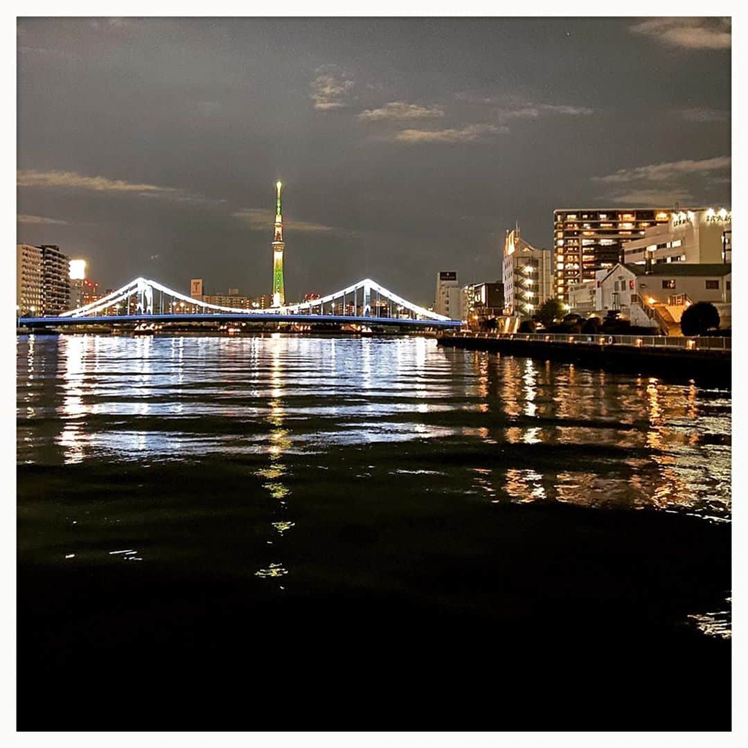 kumikoのインスタグラム：「何故か隅田川からの東京の夜景。 寒いけど綺麗だ！」