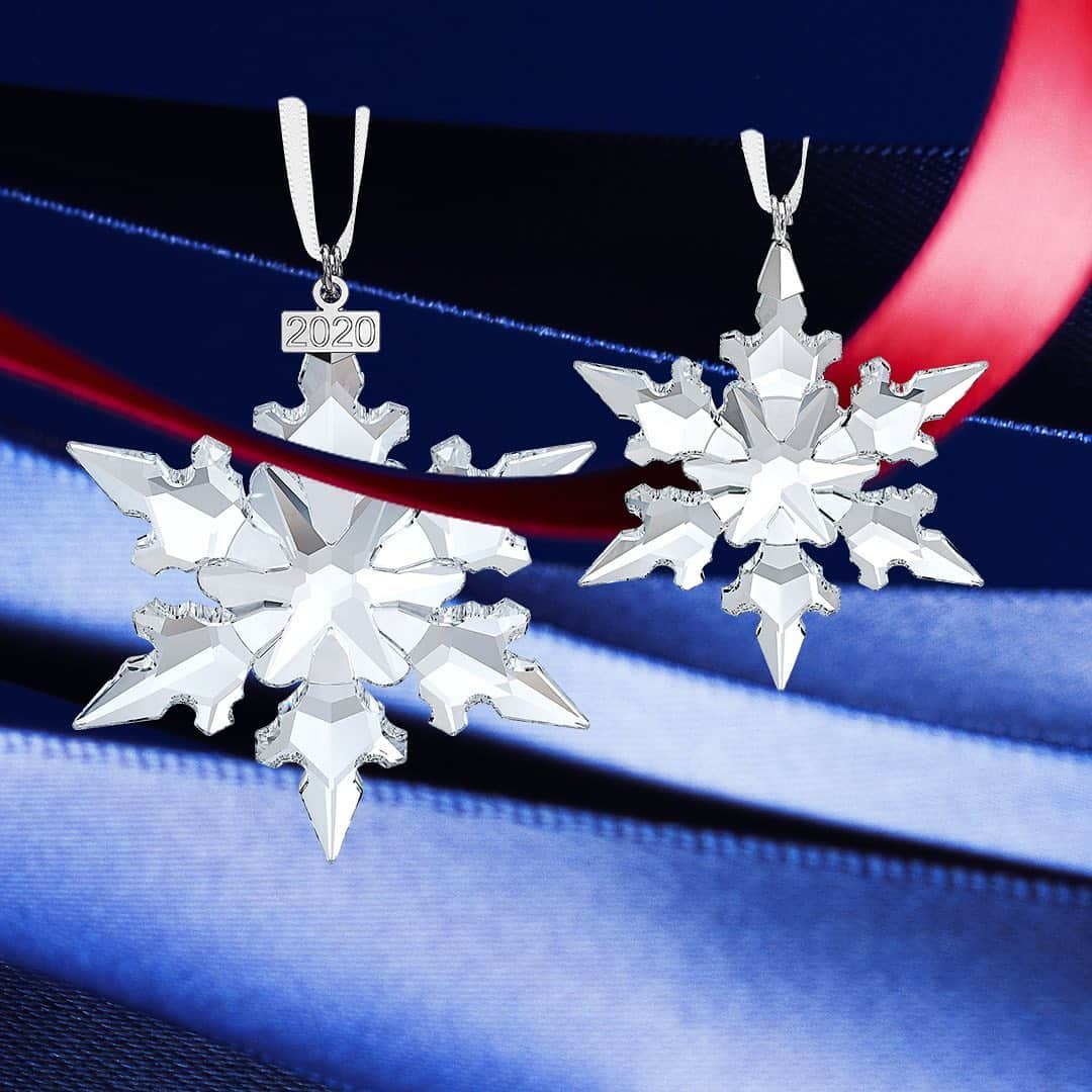 SWAROVSKIさんのインスタグラム写真 - (SWAROVSKIInstagram)「Feel the magic of the holiday season, with the 2020 snowflake editions. #Swarovski125years」11月11日 20時03分 - swarovski